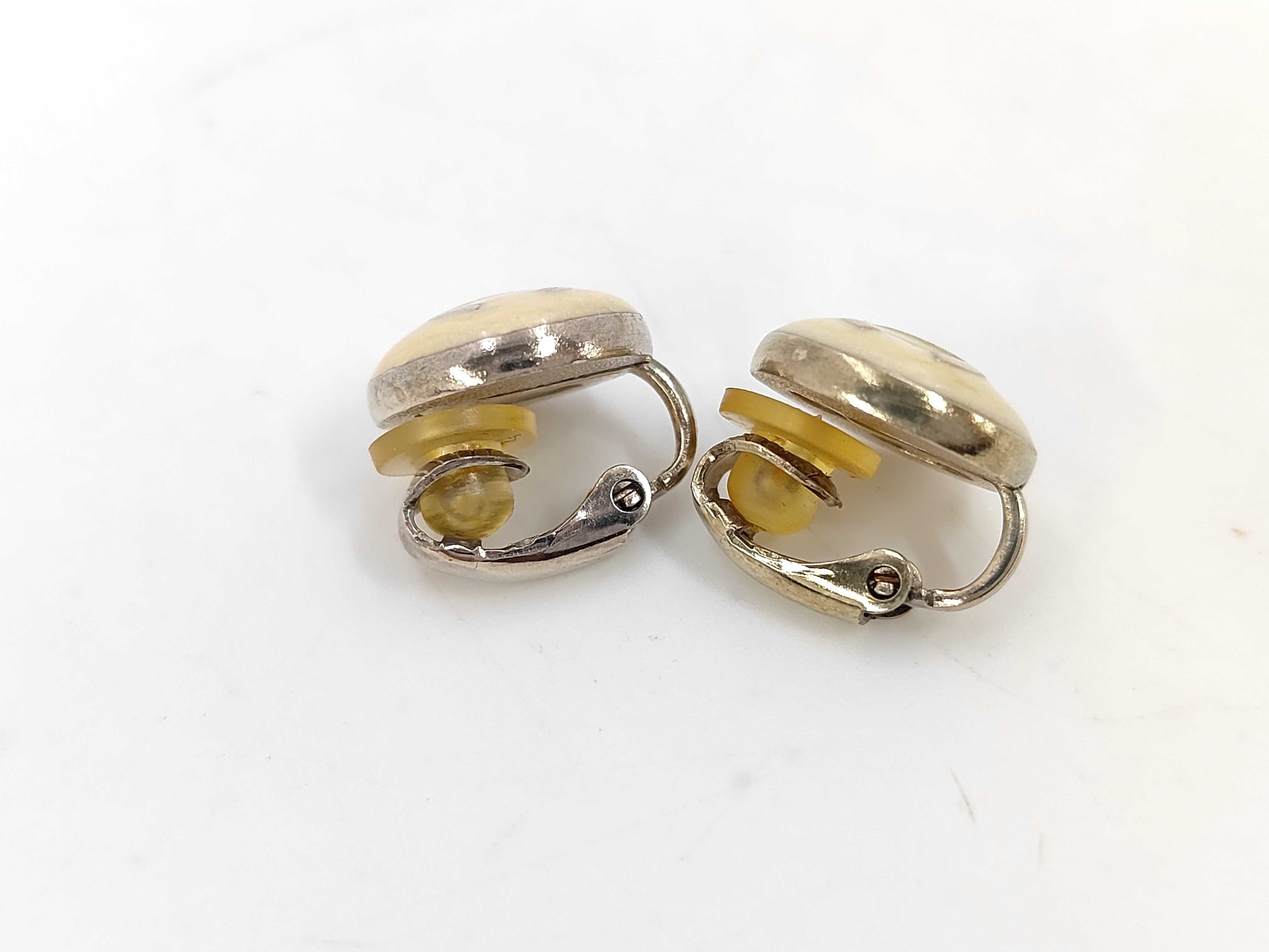 earrings — view 3
