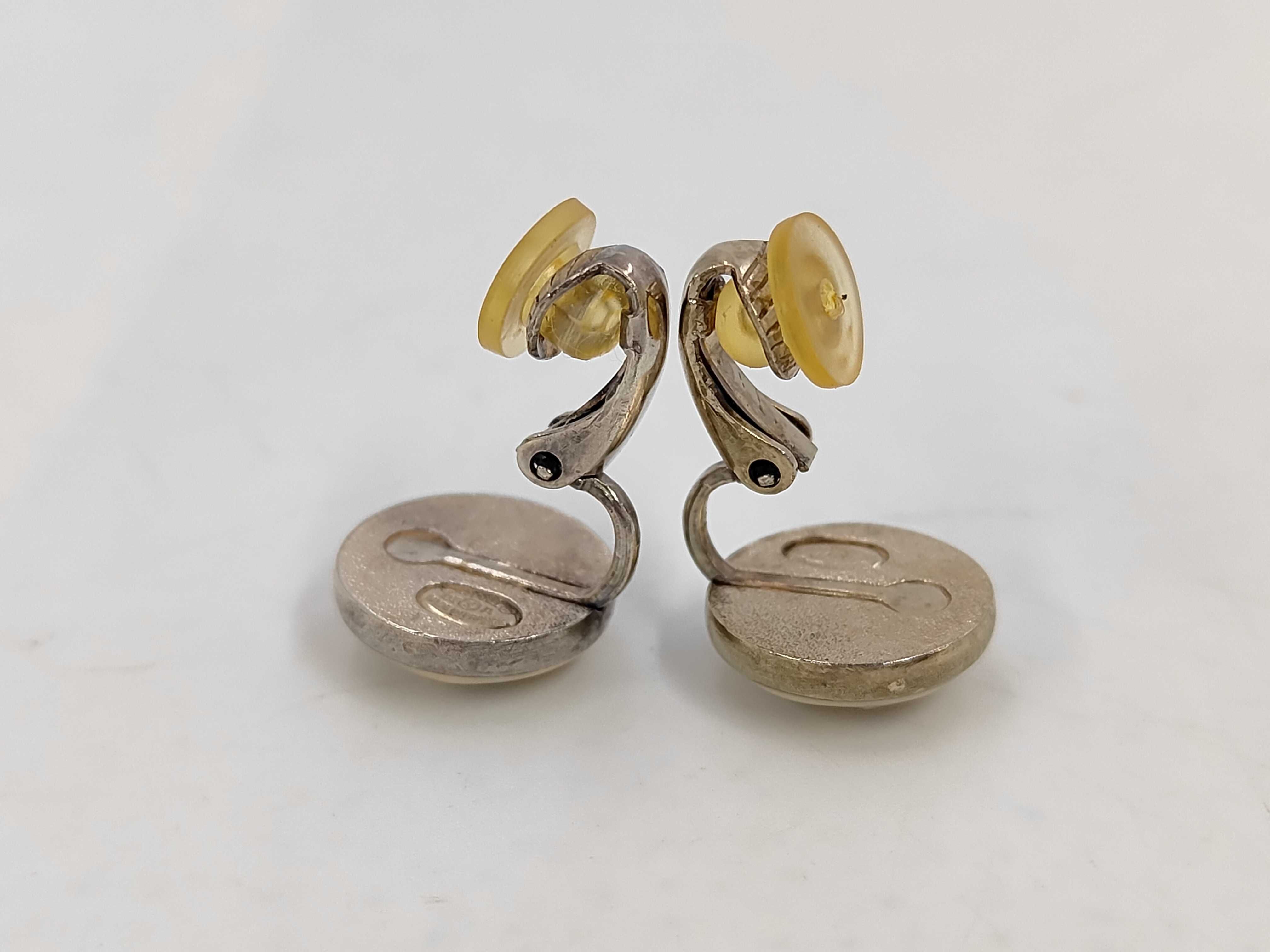 earrings — view 4