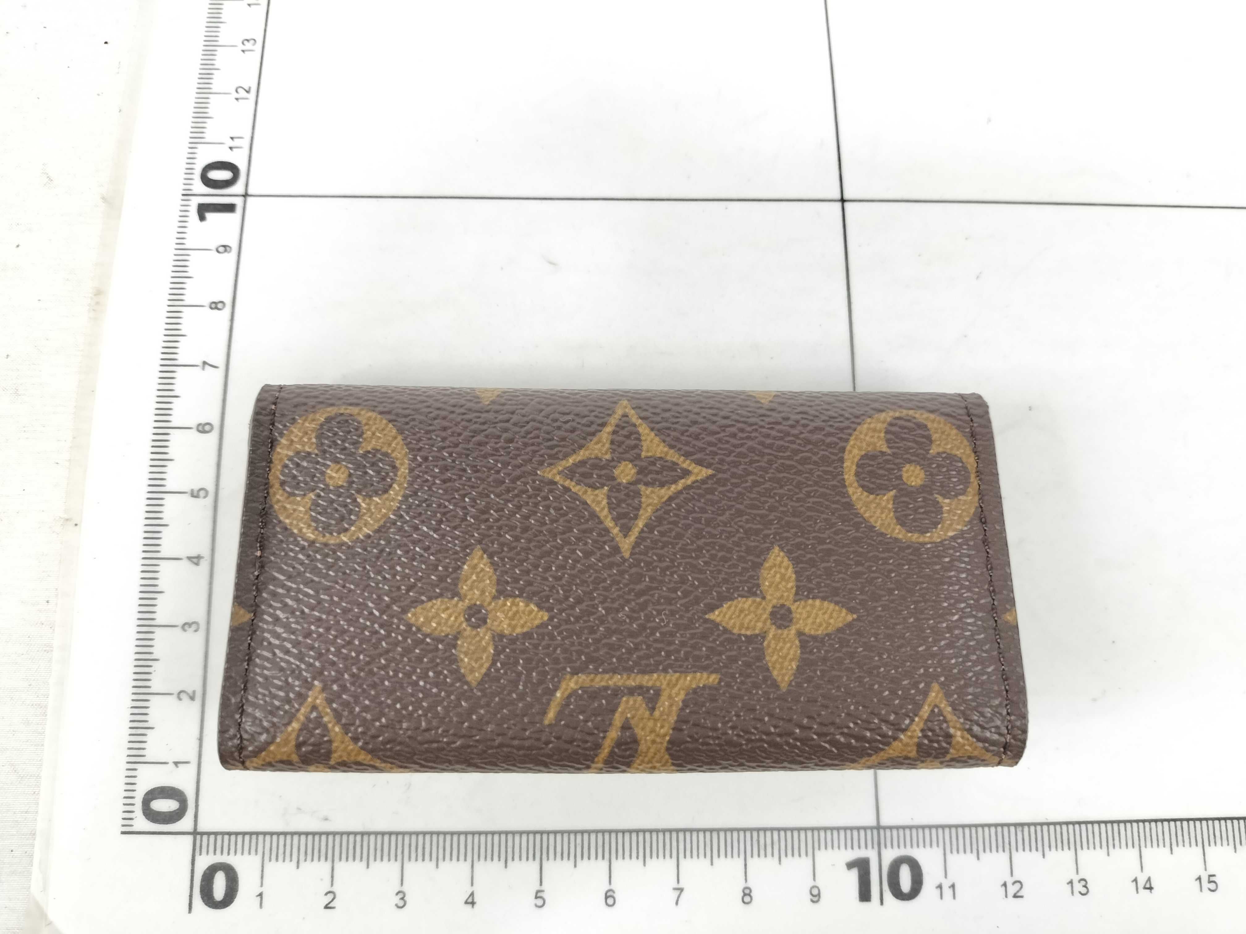 Monogram LV Multicles 4 Key Case — view 2