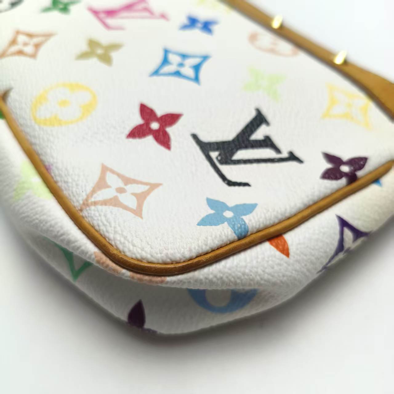 【*Shipped from: China*】LOUIS VUITTON Pochette Accessoires PU Handbag — view 4