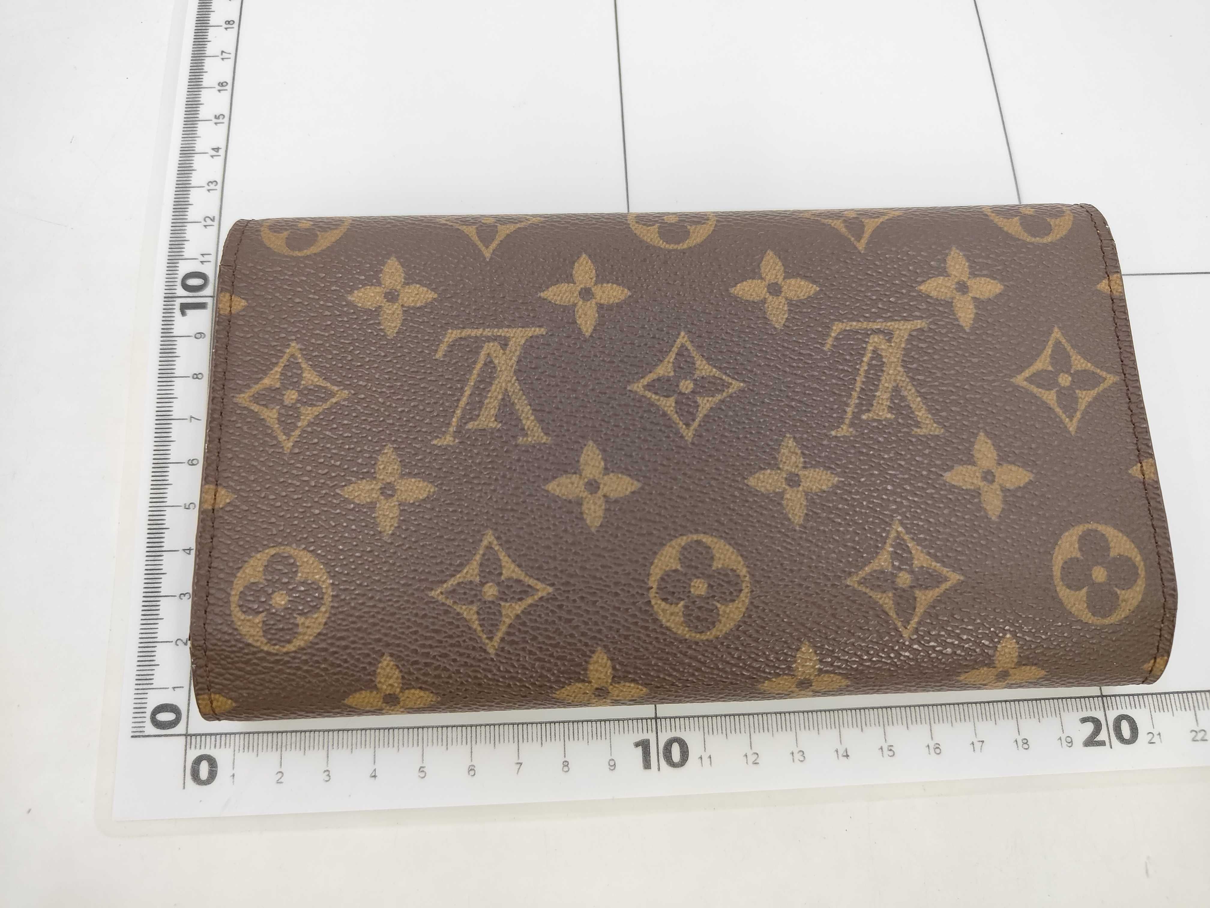 Monogram Portefeuille Tresor International Wallet — view 2