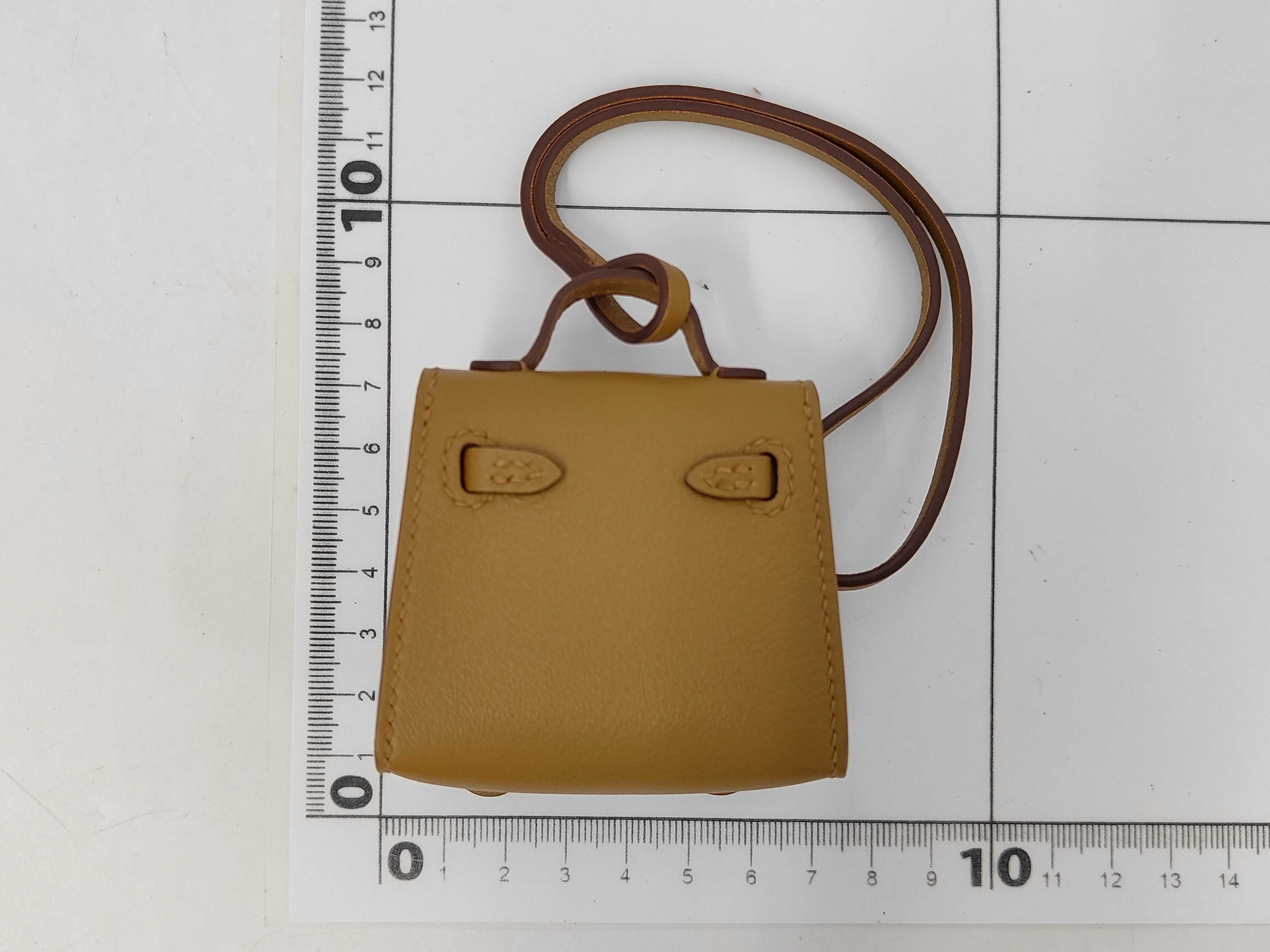 Kelly Charm U Key Case — view 2