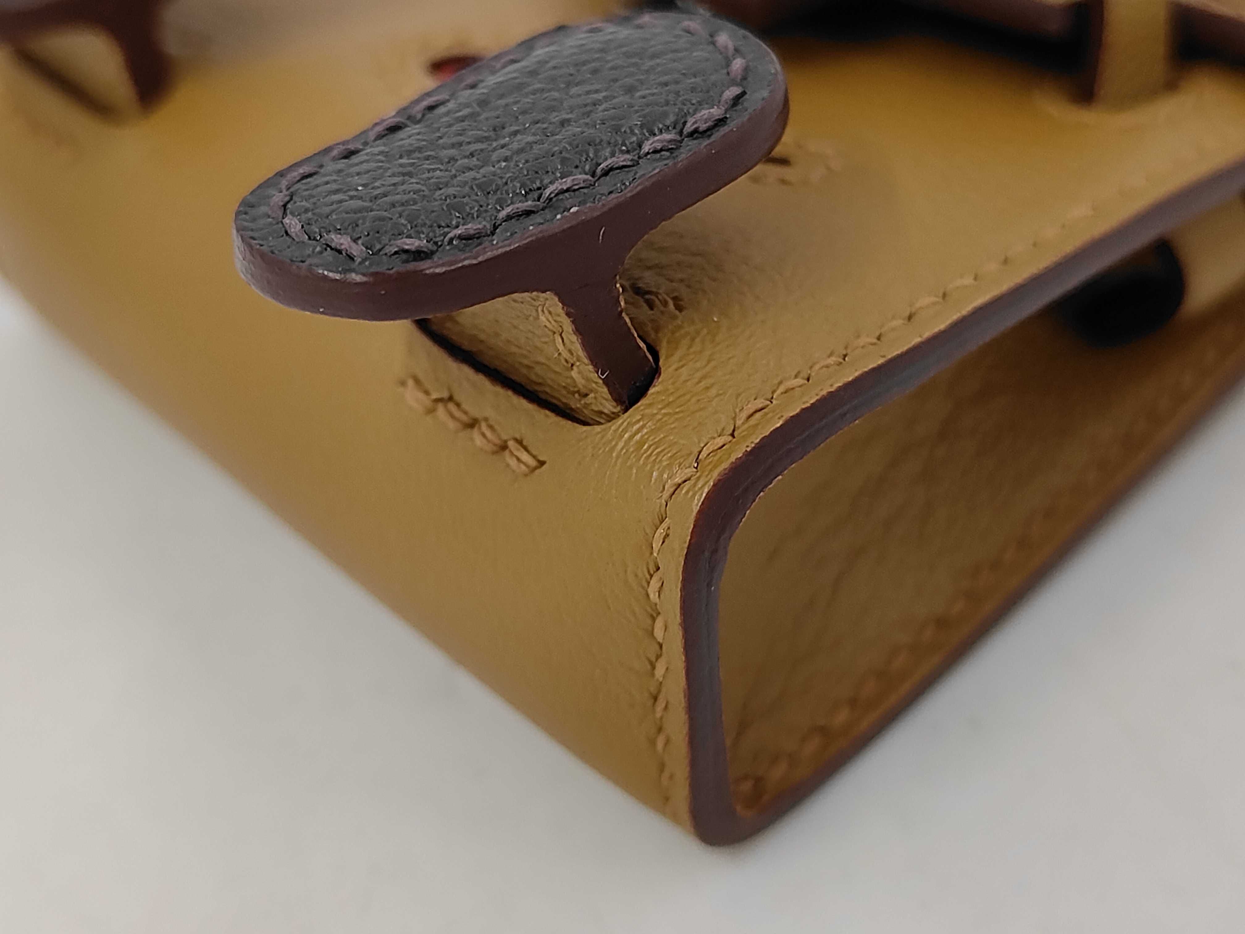 Kelly Charm U Key Case — view 3