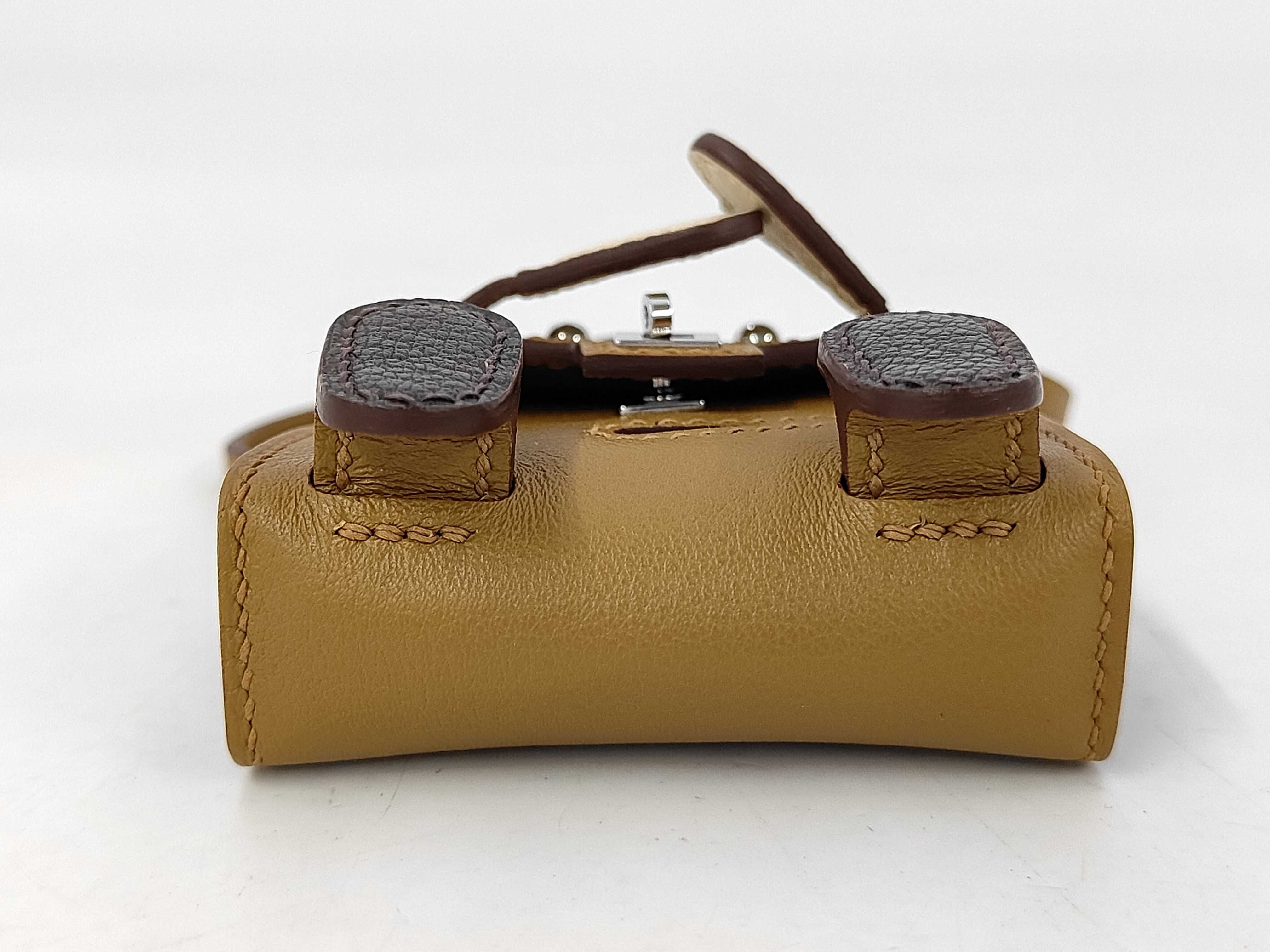 Kelly Charm U Key Case — view 4