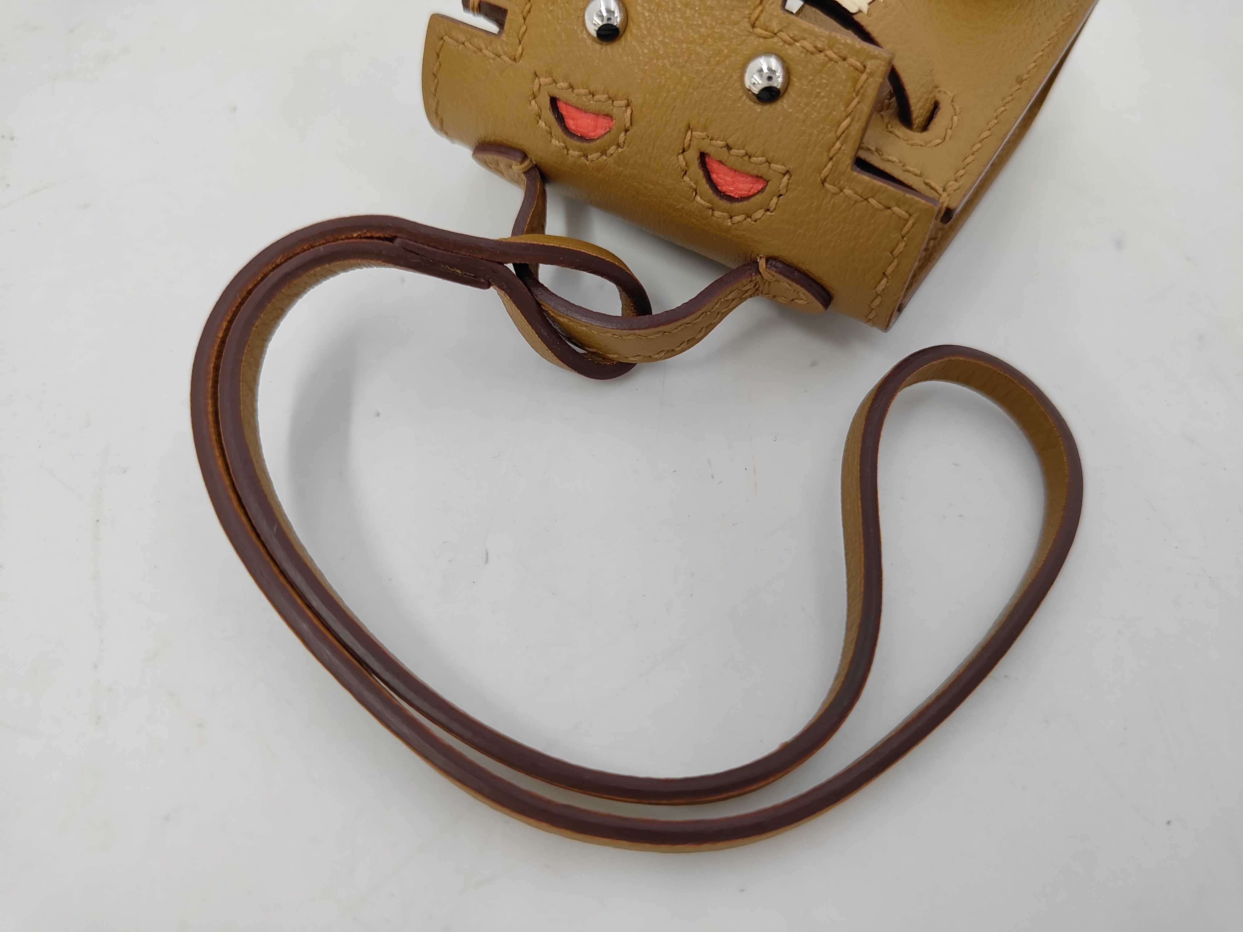 Kelly Charm U Key Case — view 5