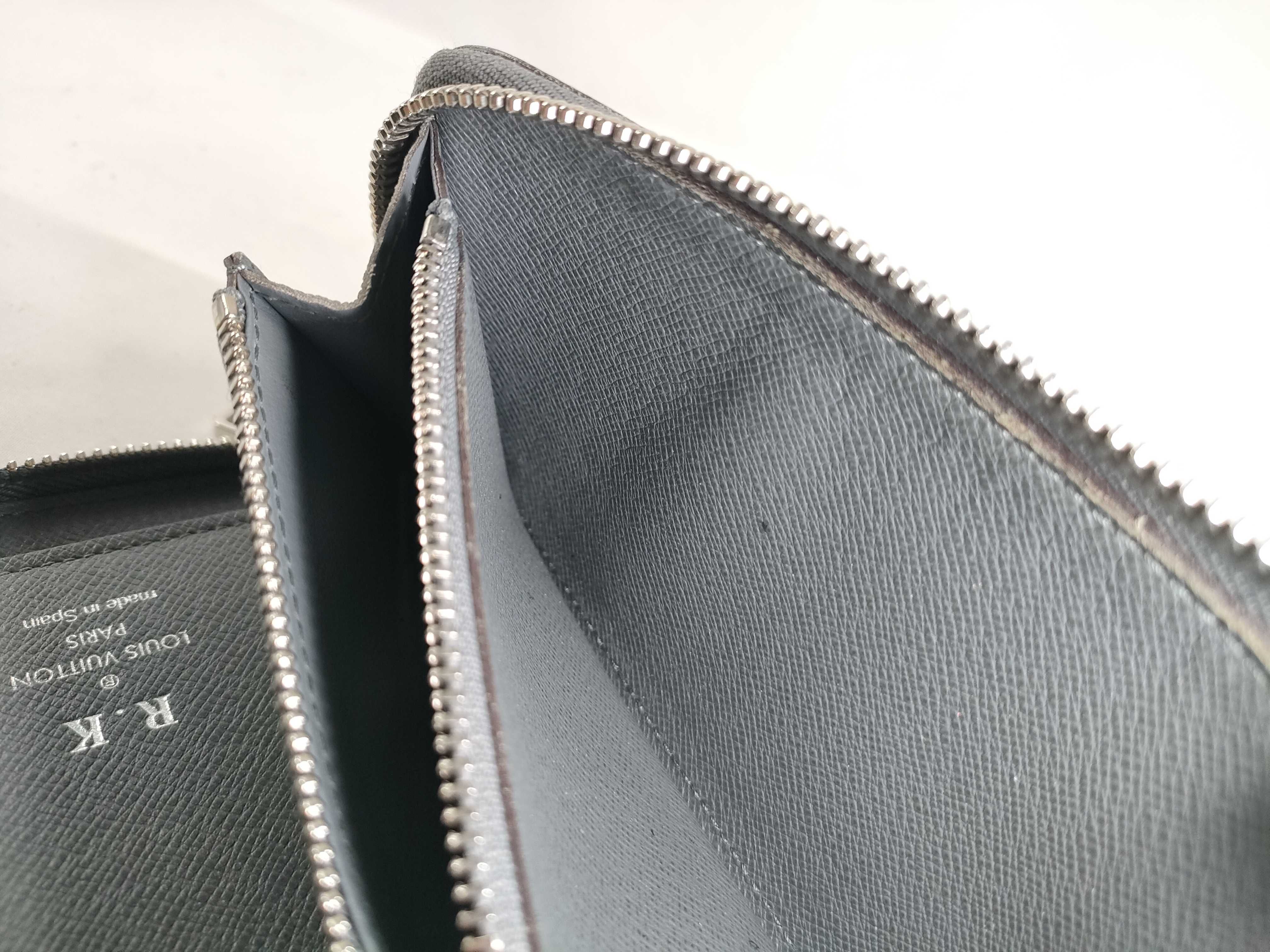 Taiga Louis Vuitton Zippy Wallet Vertical Wallet — view 12