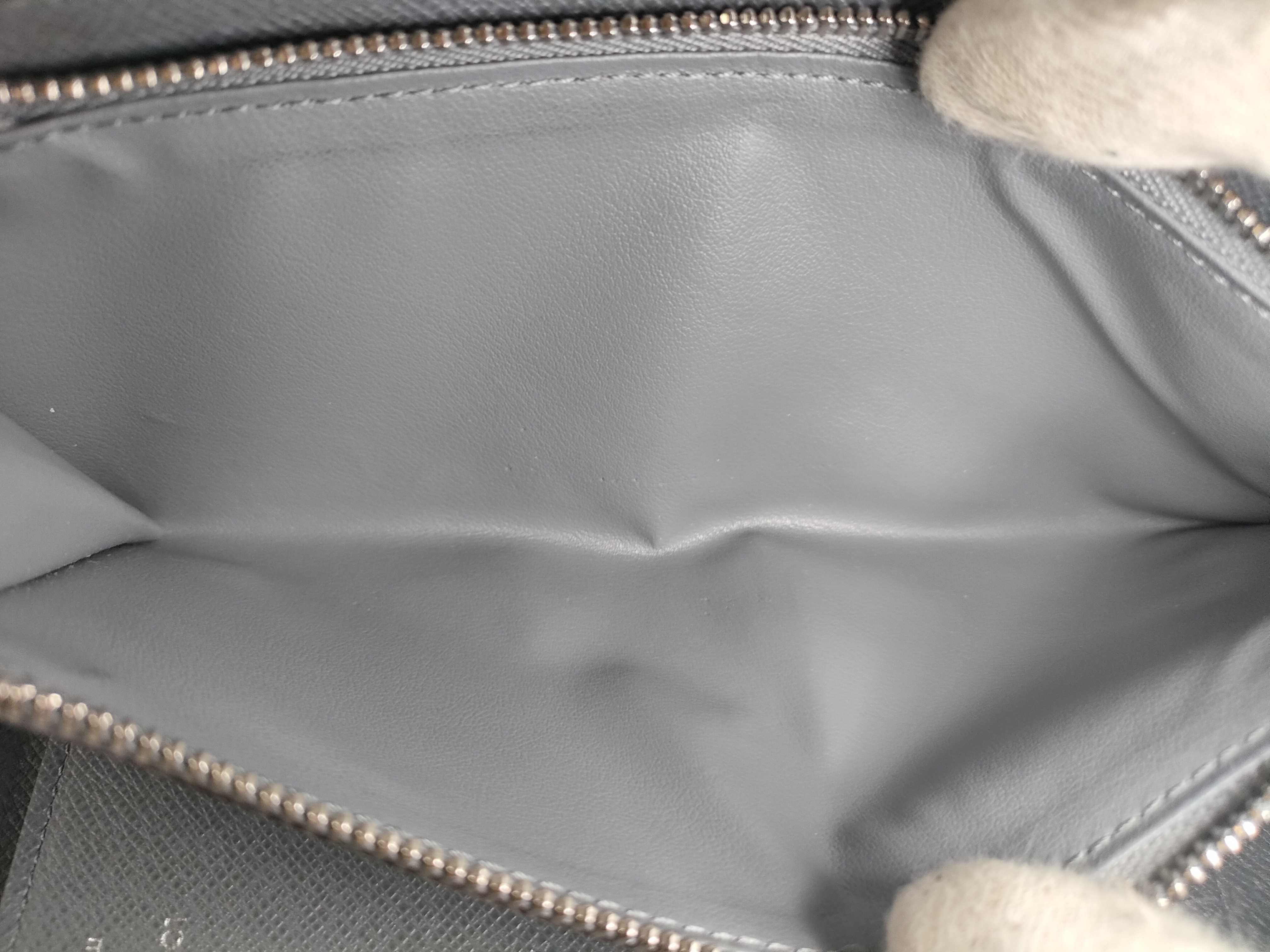 Taiga Louis Vuitton Zippy Wallet Vertical Wallet — view 13