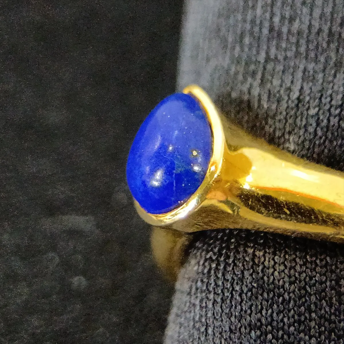 Lapis Lazuli Ring 18Kt(YG) 4.0g B5036L51 Part of the engraving is — view 5