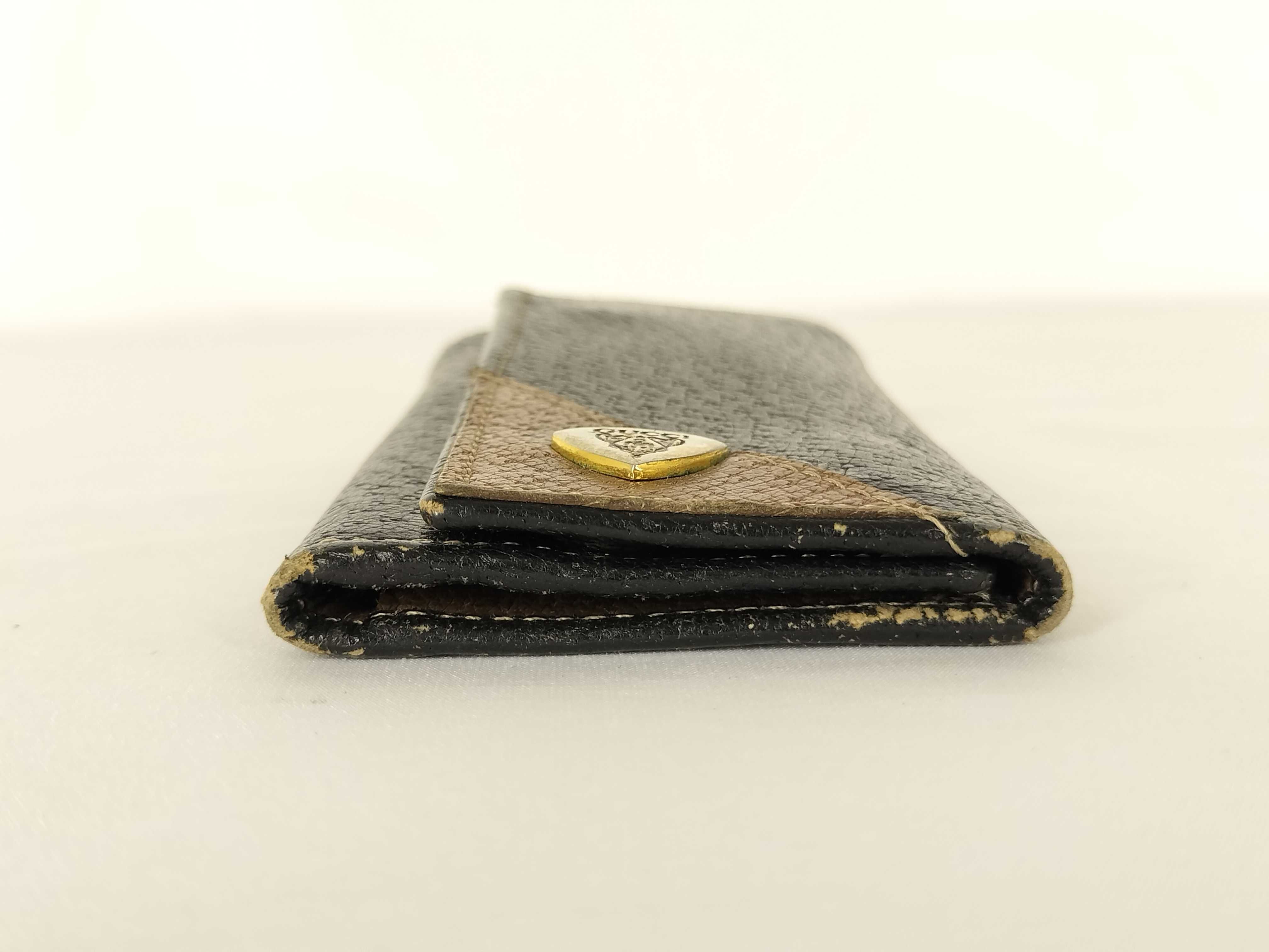 Old Key Case/Keychain — view 13