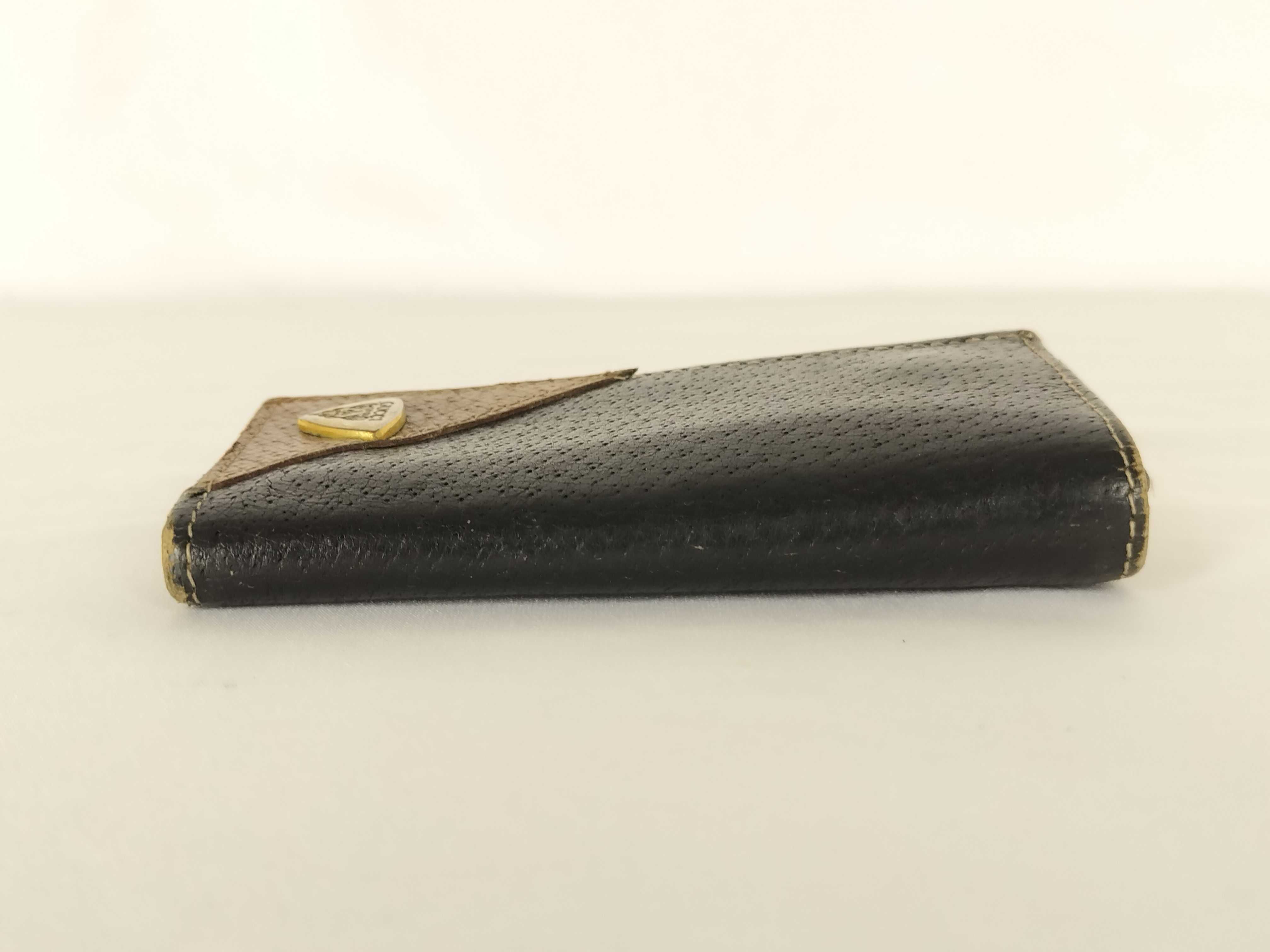 Old Key Case/Keychain — view 14
