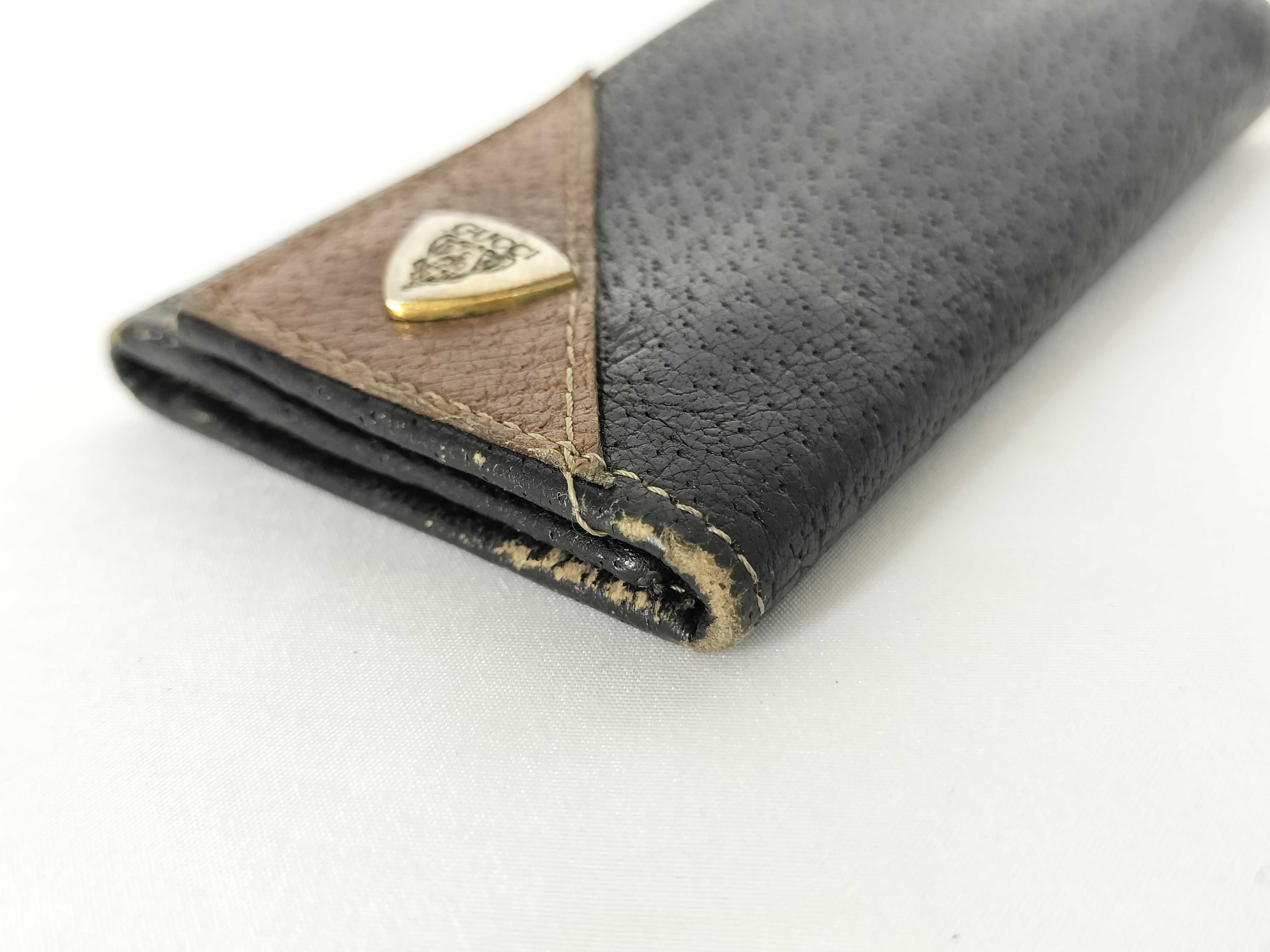 Old Key Case/Keychain — view 3