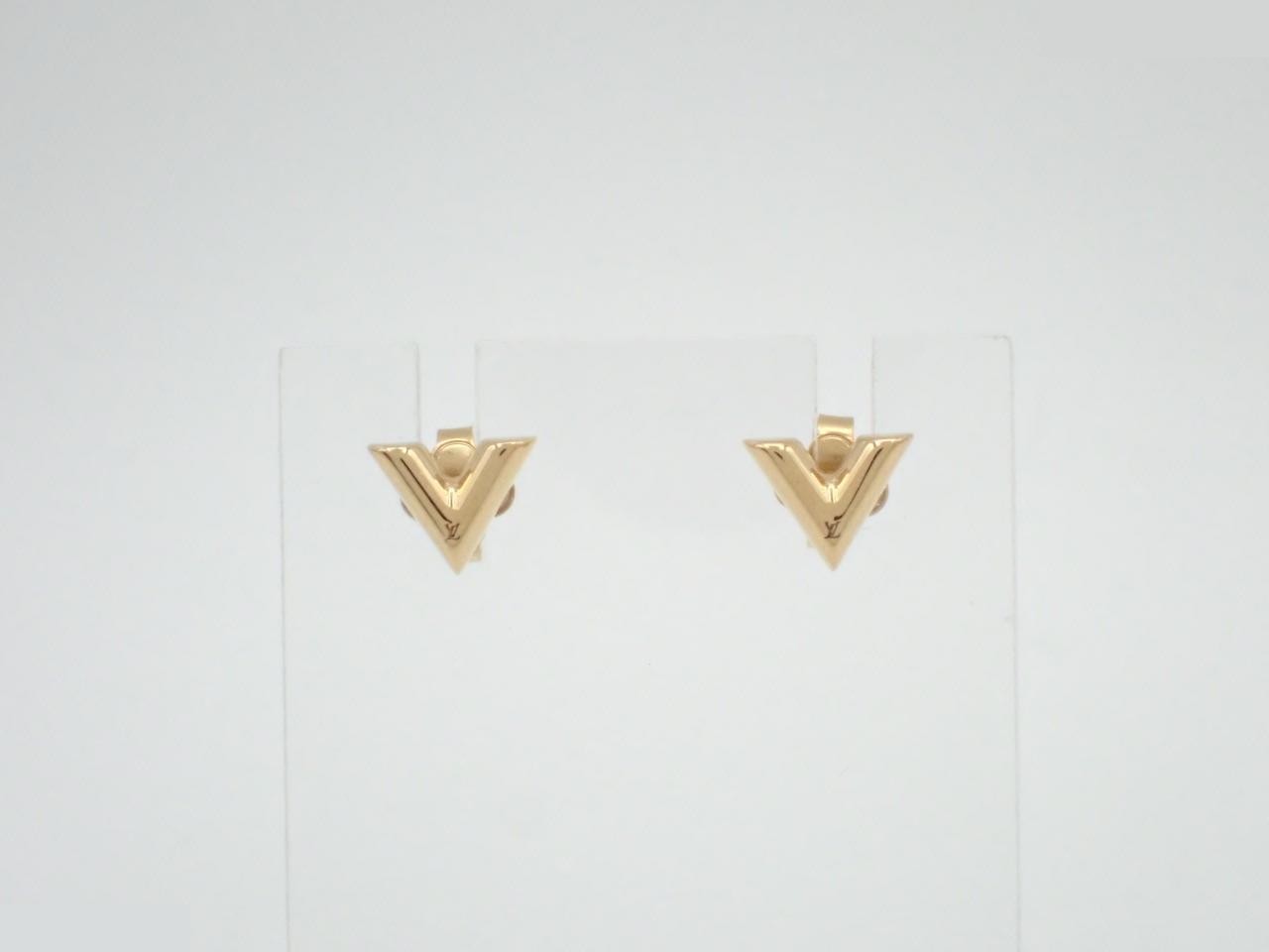 M68153 Essential V Earrings