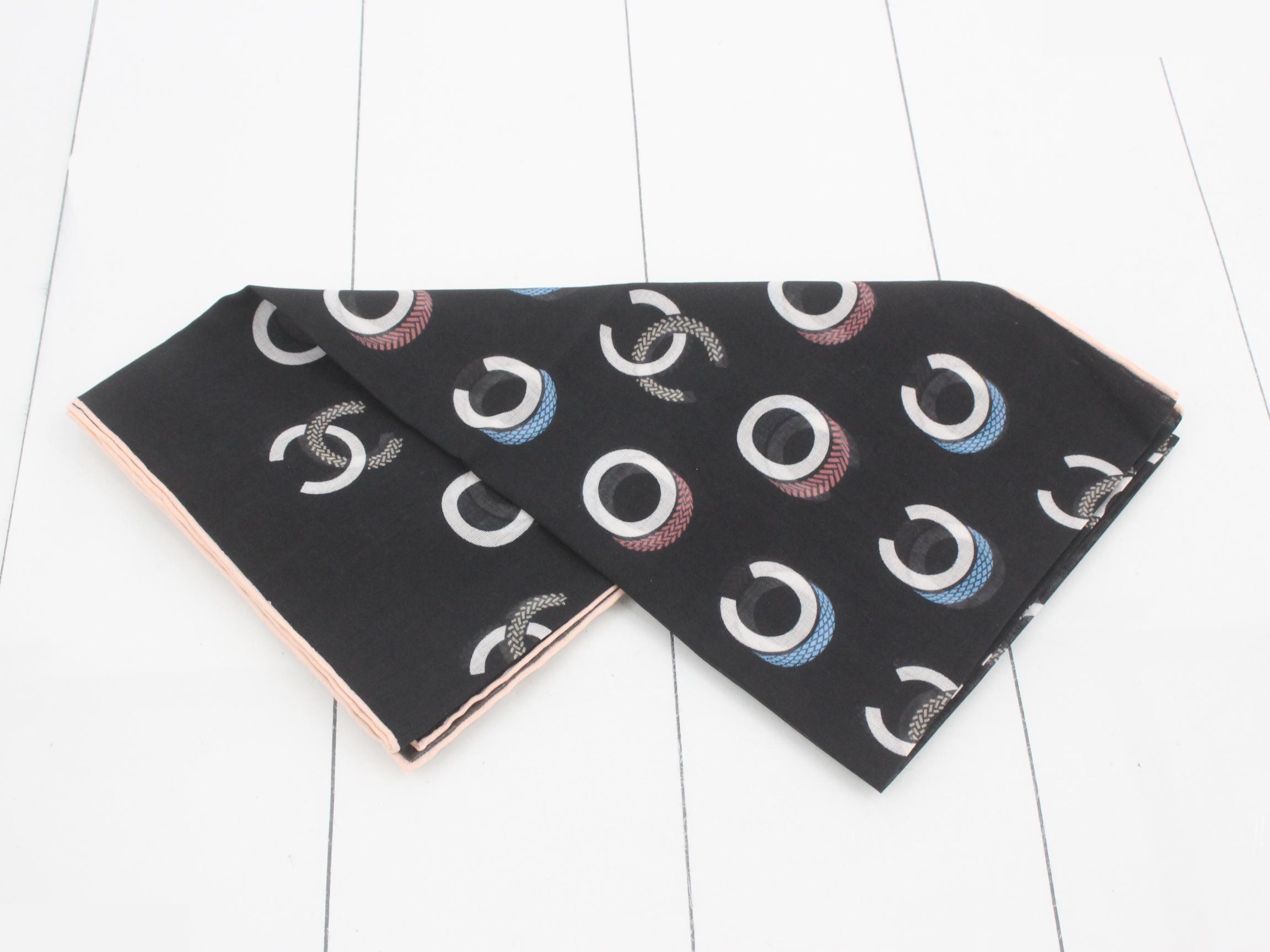 Scarf with tag — view 3