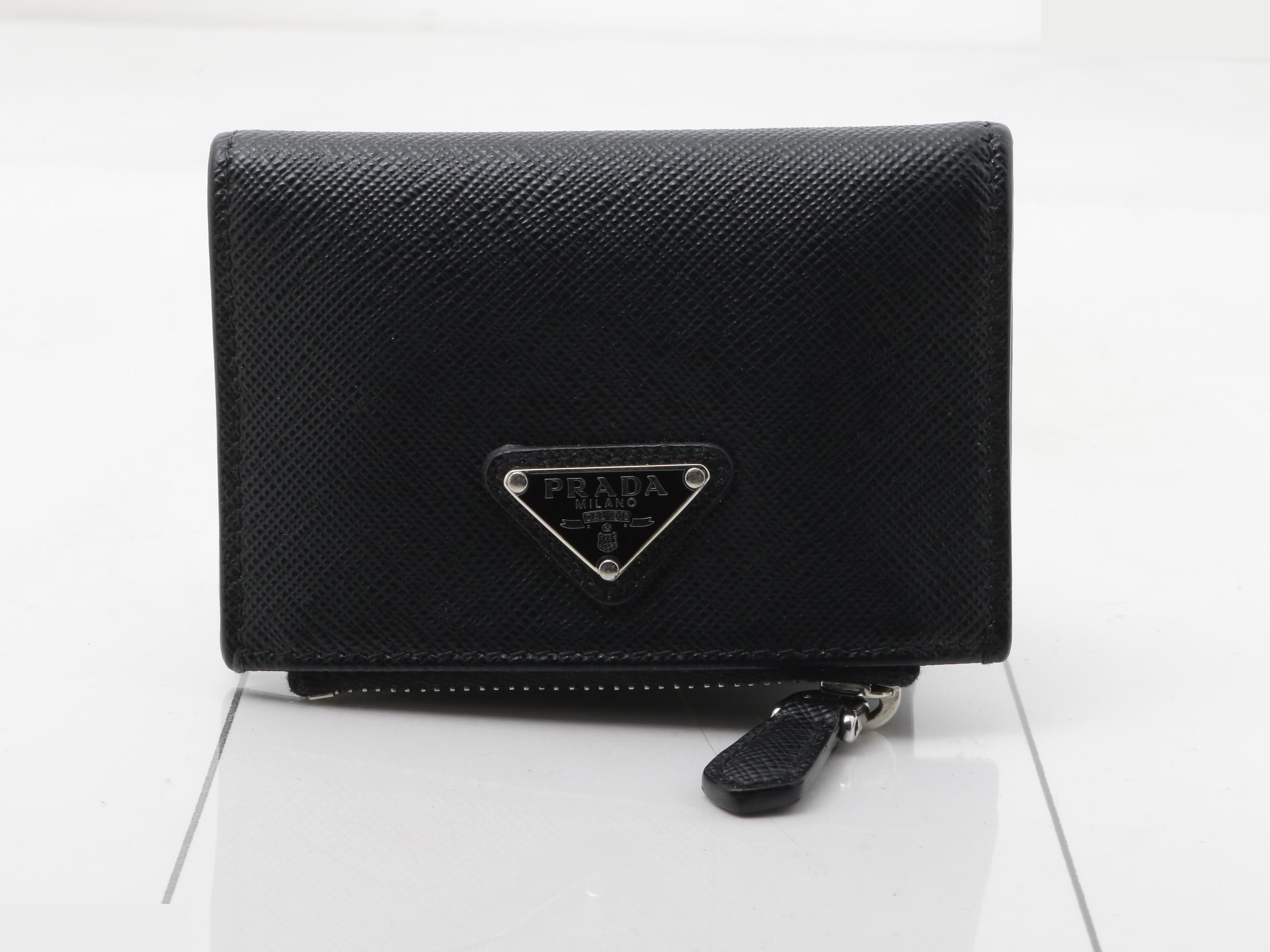 Saffiano Triangle Plate Coin
