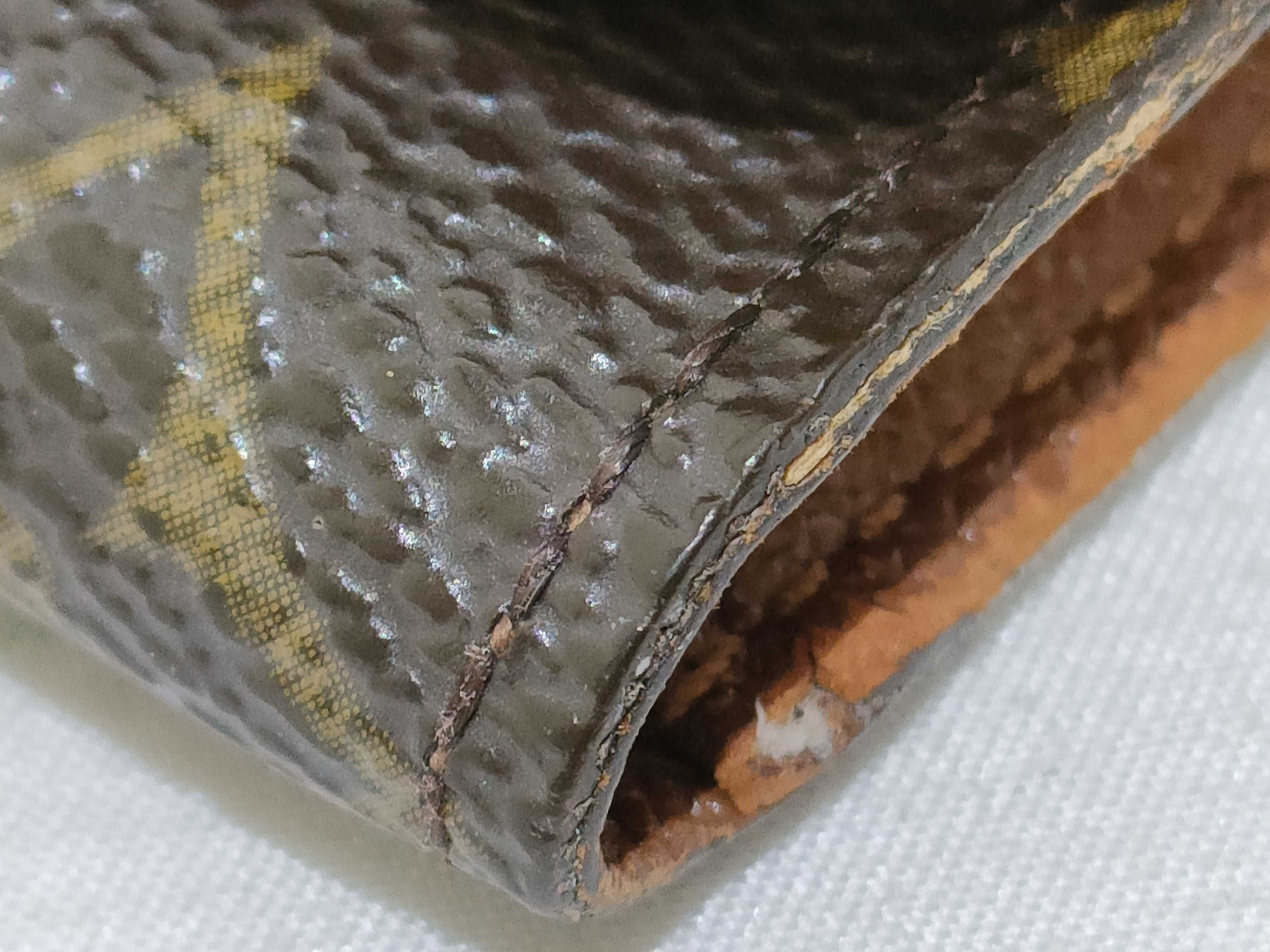 Monogram Key Case Louis Vuitton Key Case — view 4