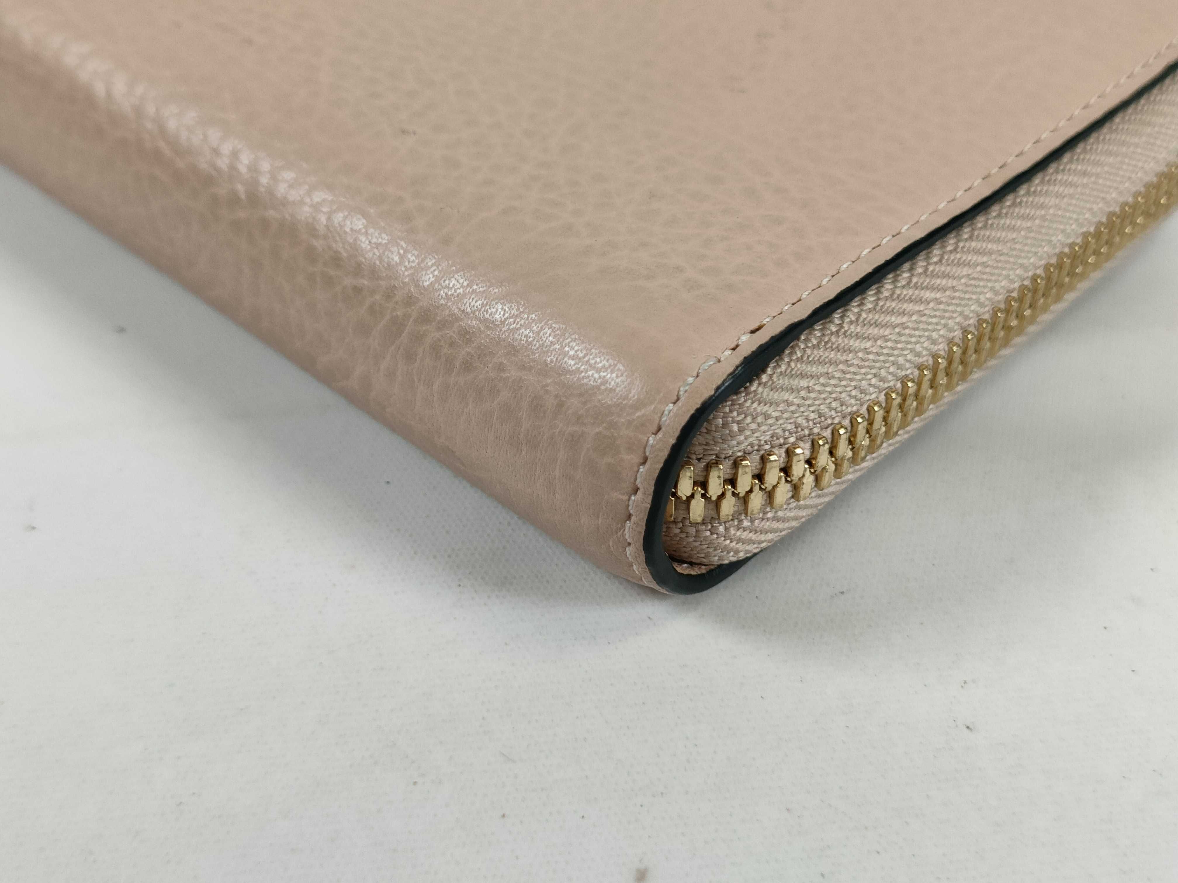 wallet — view 3