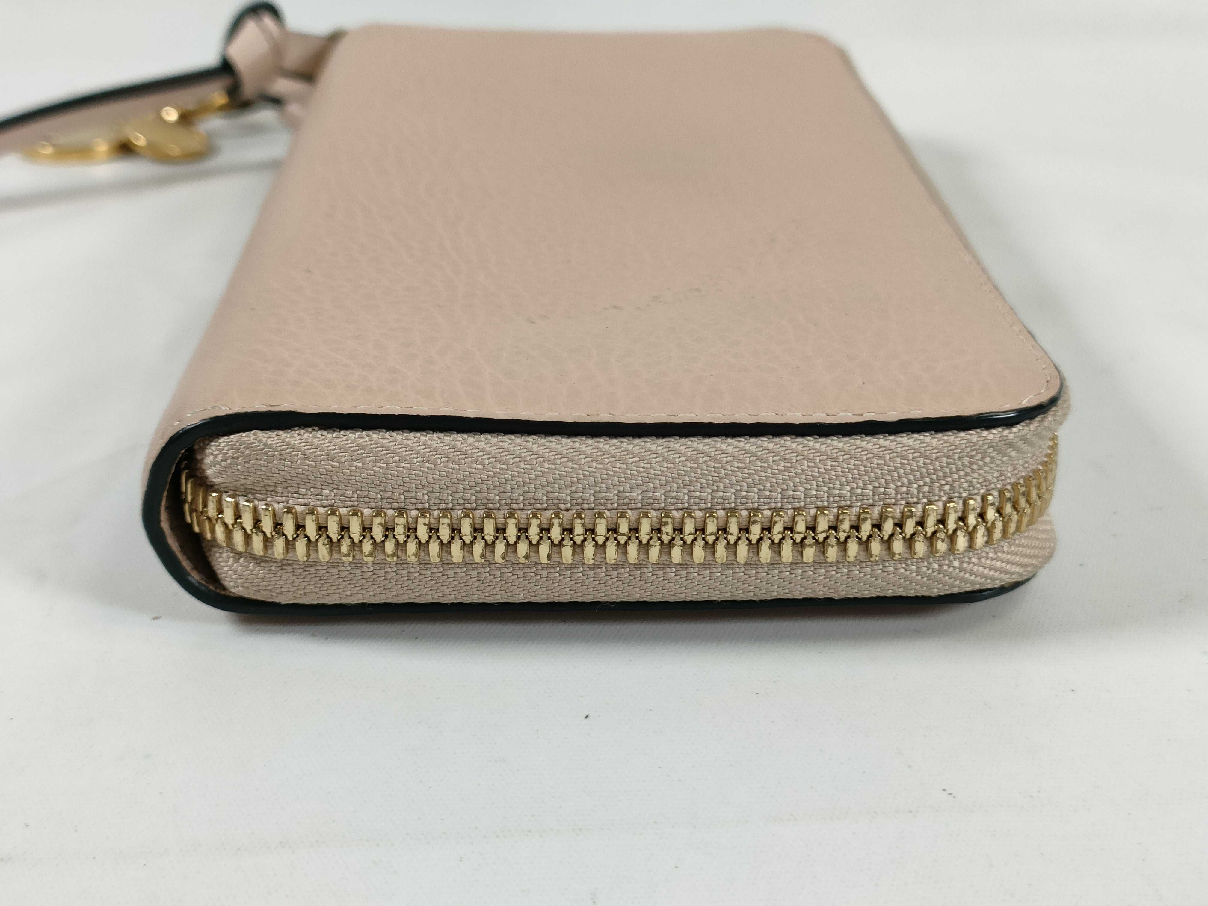 wallet — view 4