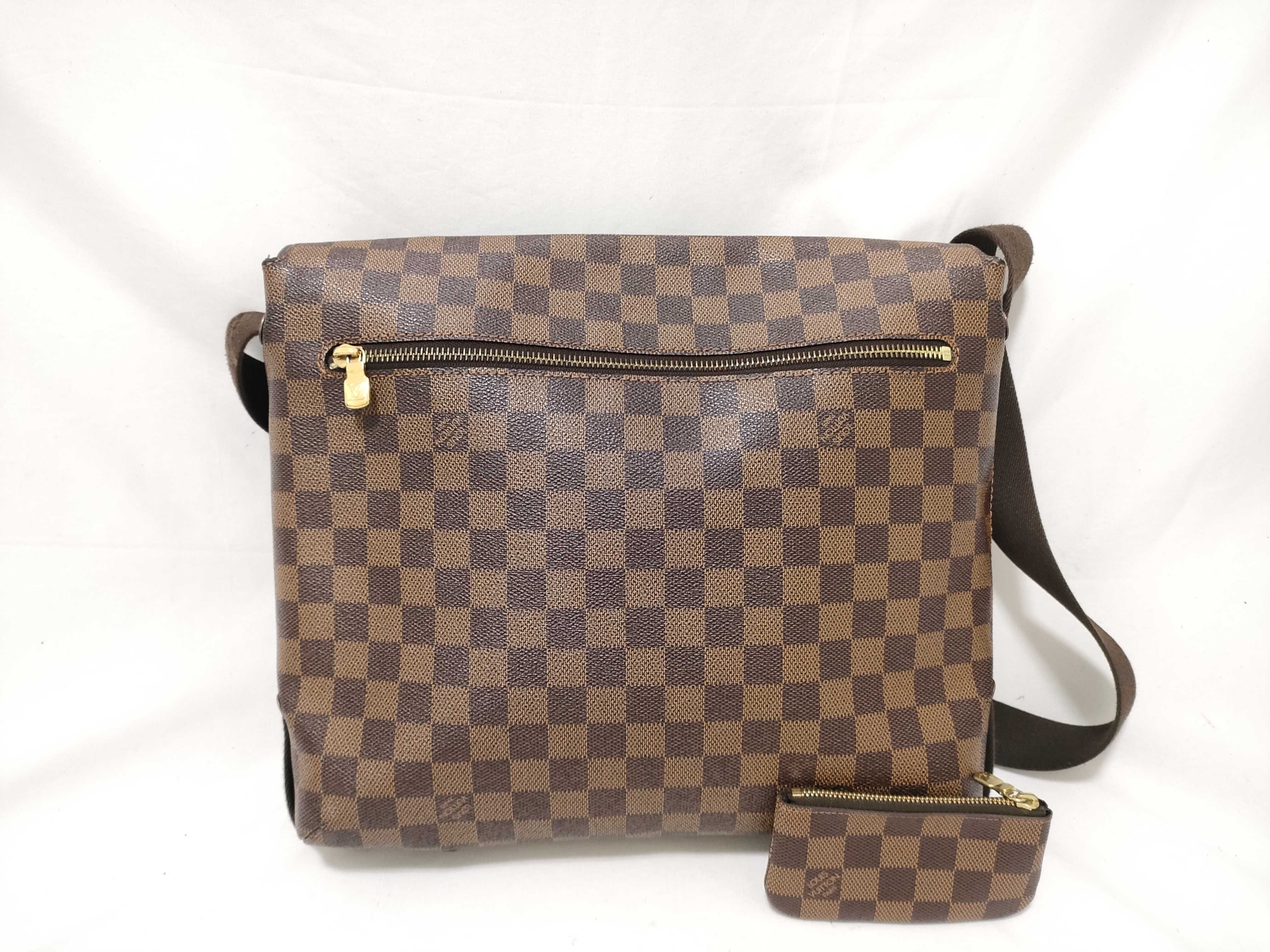 Damier Brooklyn MM Shoulder Bag — view 2