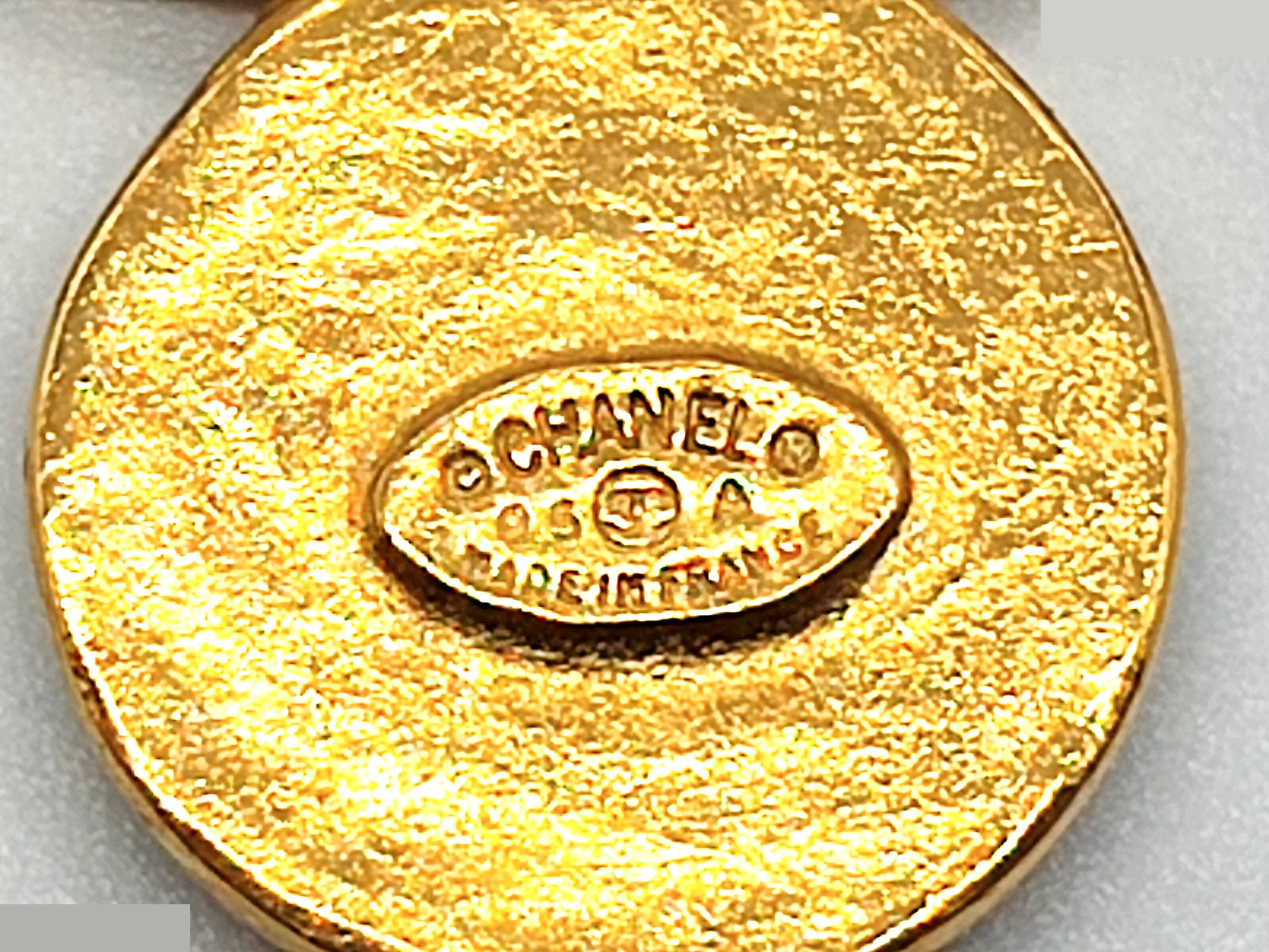 Coco Mark Shell Brooch 95A — view 2