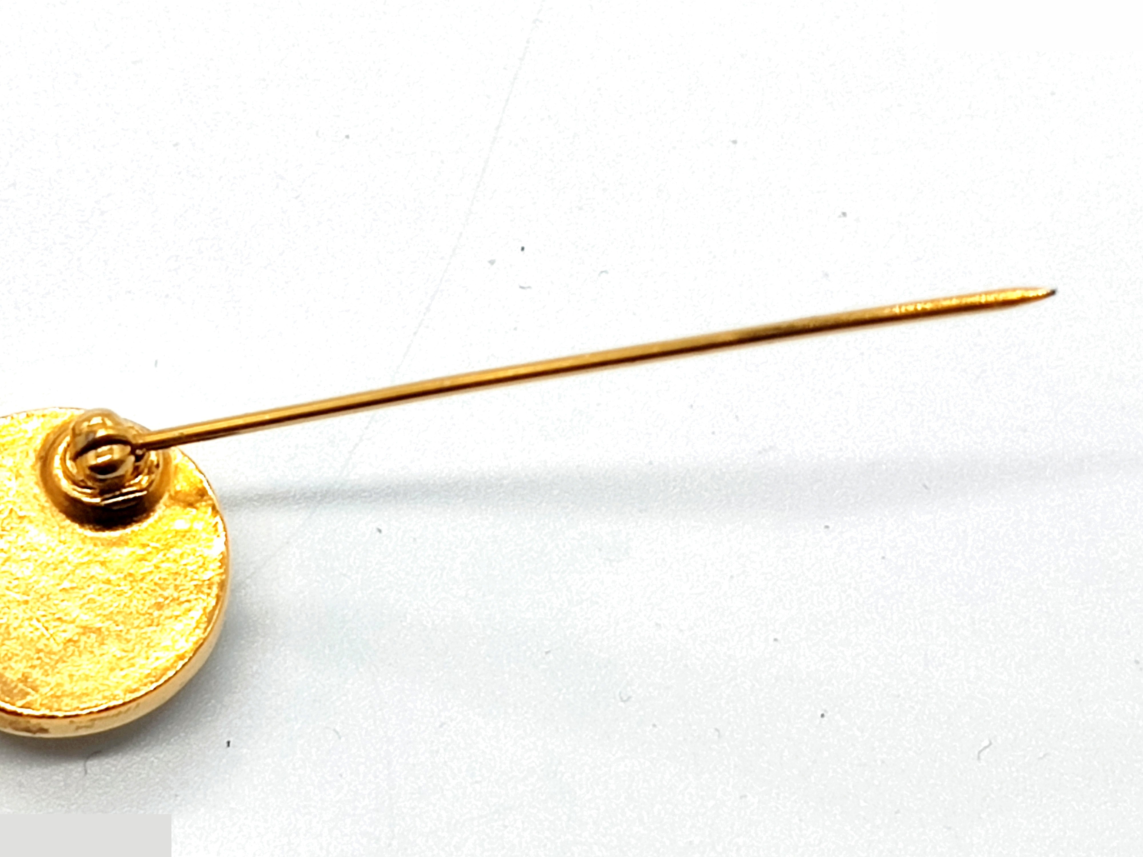 Coco Mark Shell Brooch 95A — view 6