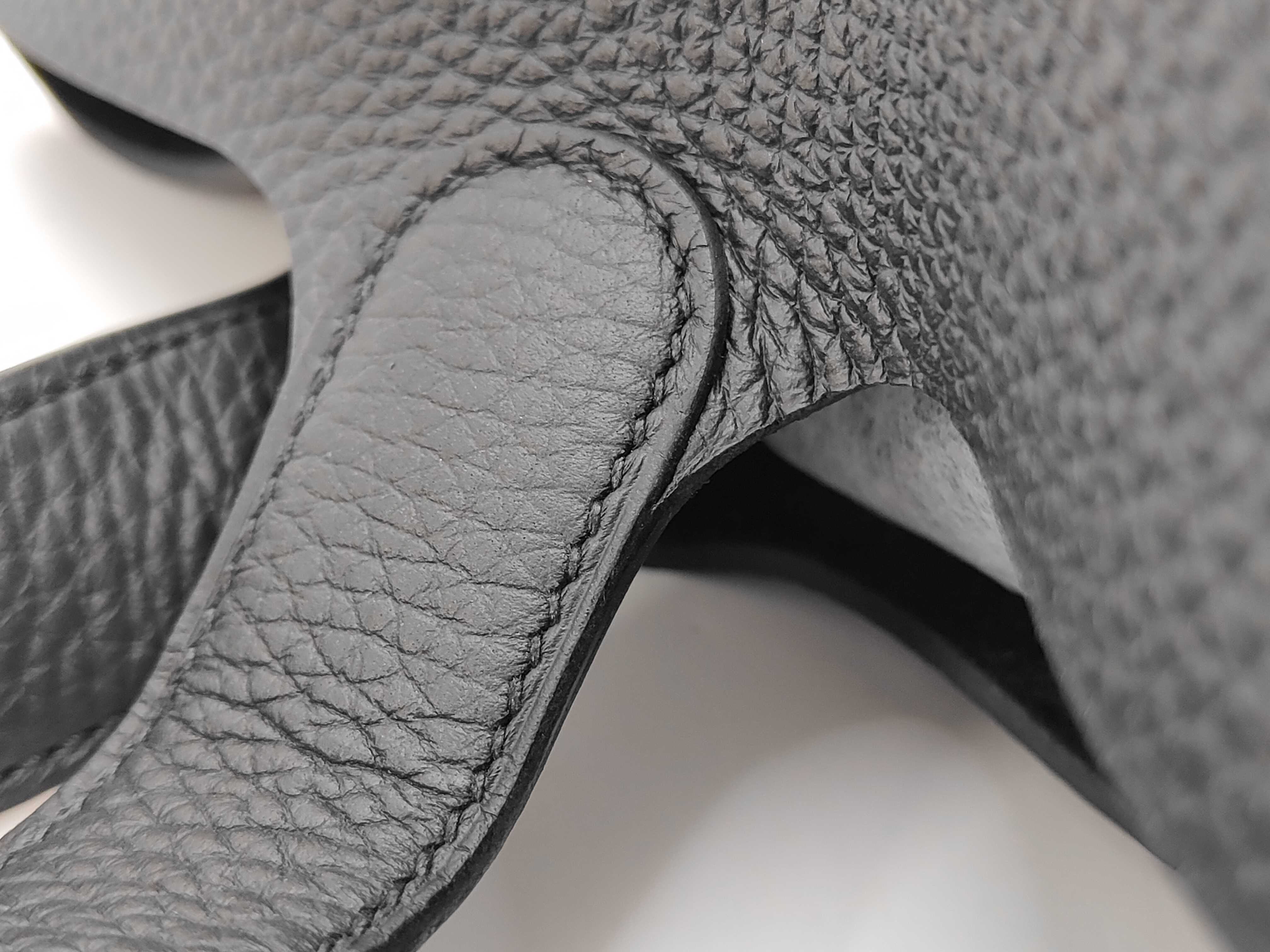 Picotin Lock MM Taurillon Handbag — view 5