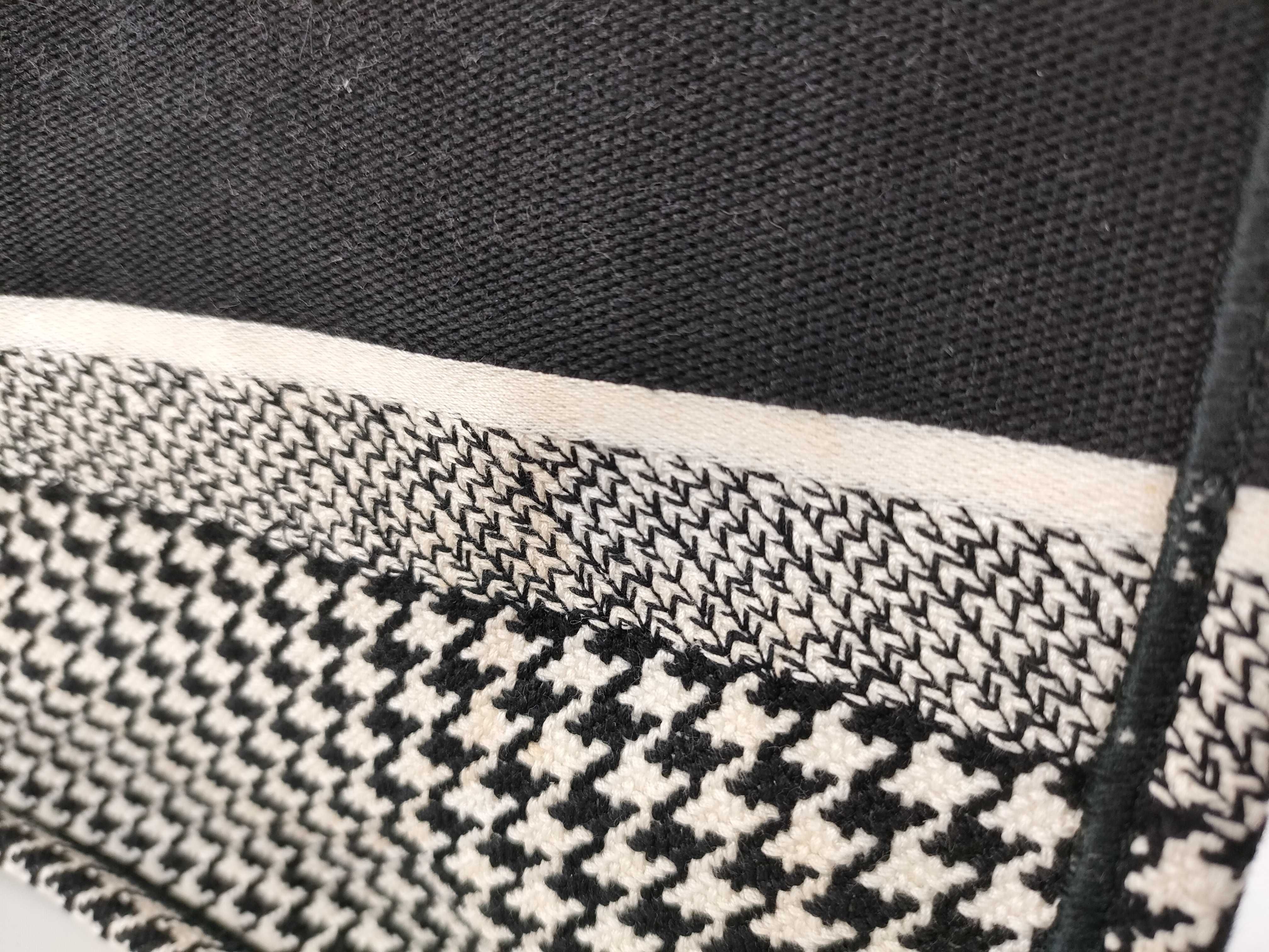 Houndstooth Tote Bag — view 11