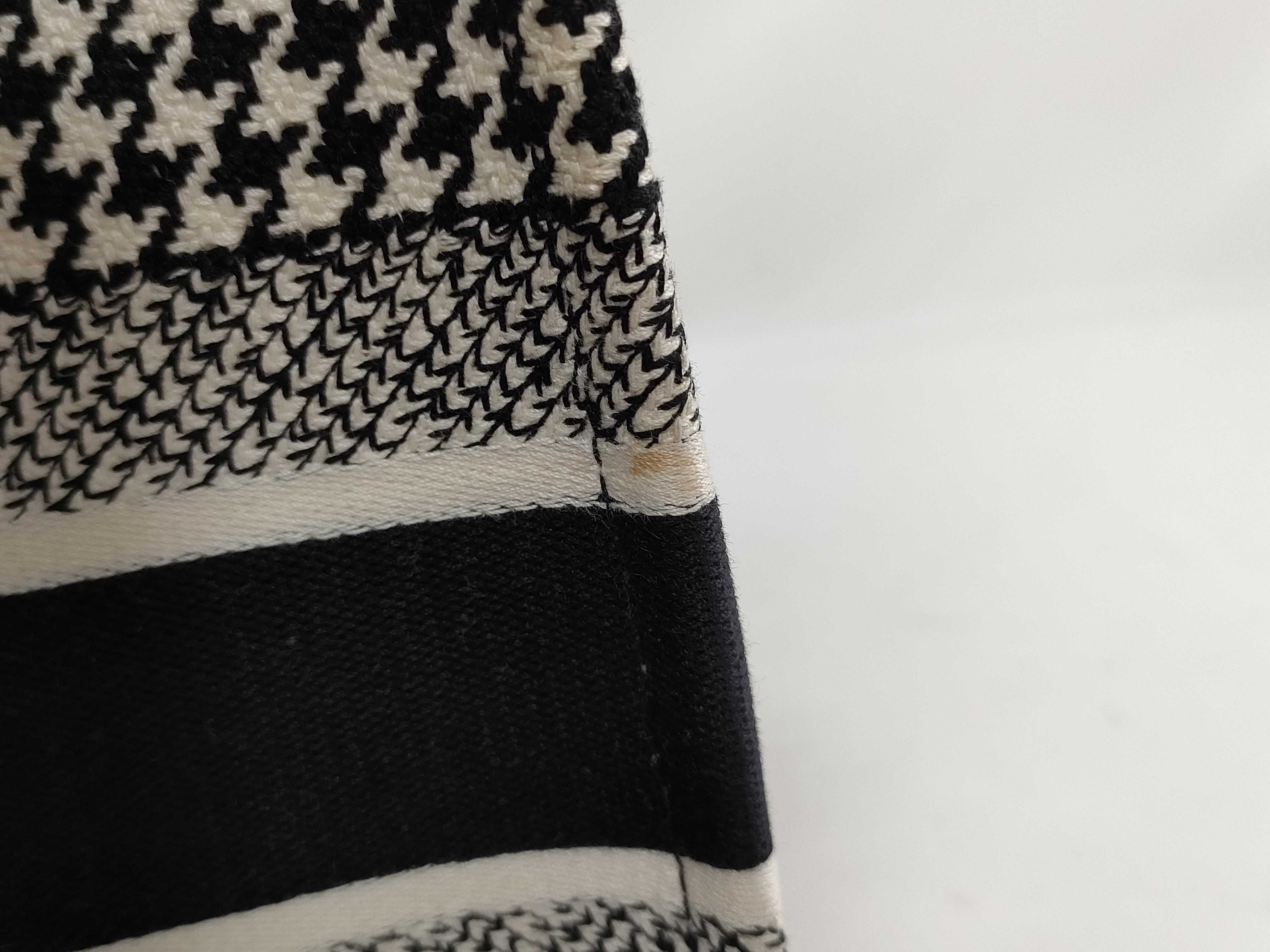 Houndstooth Tote Bag — view 12