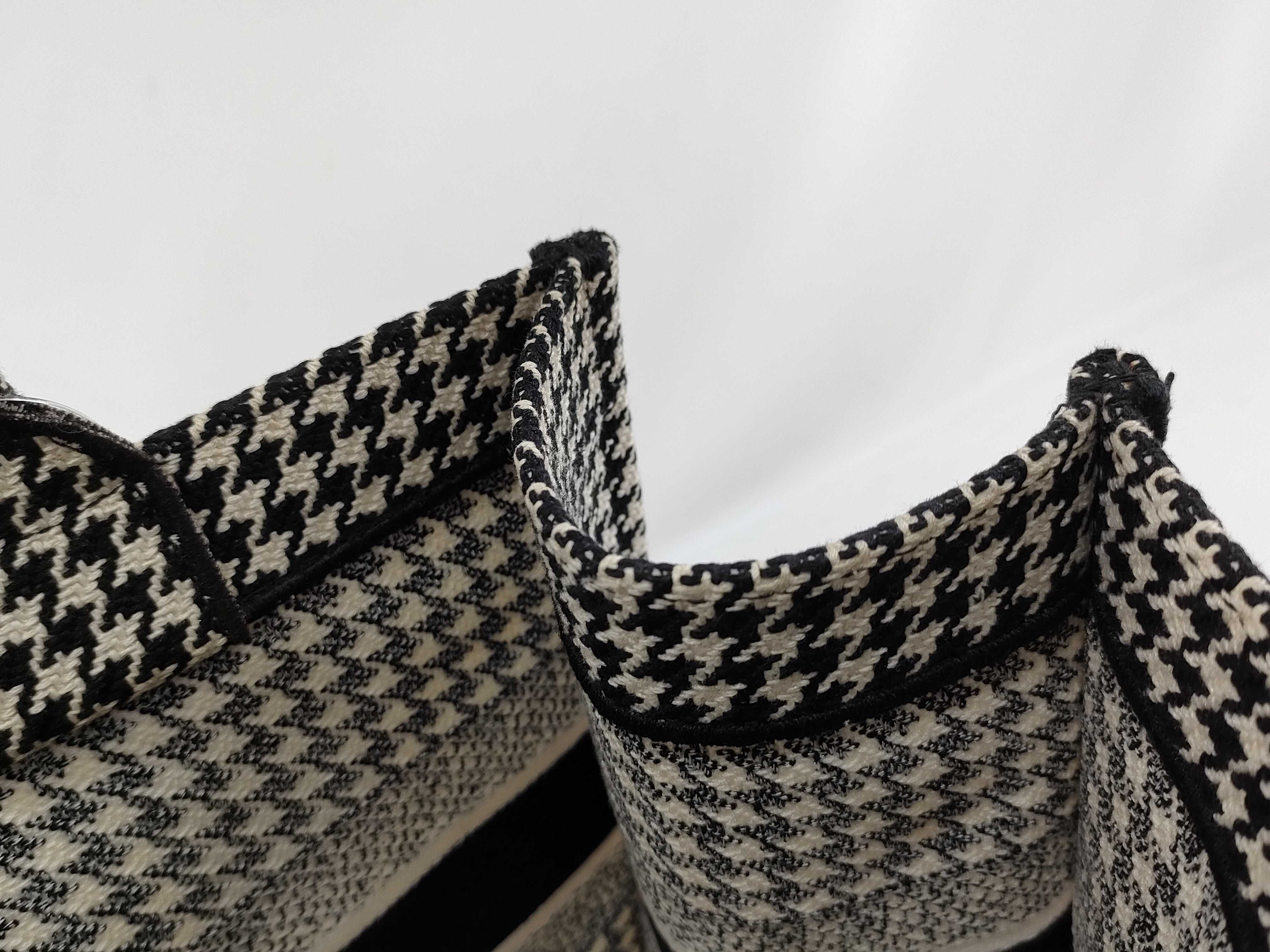 Houndstooth Tote Bag — view 10