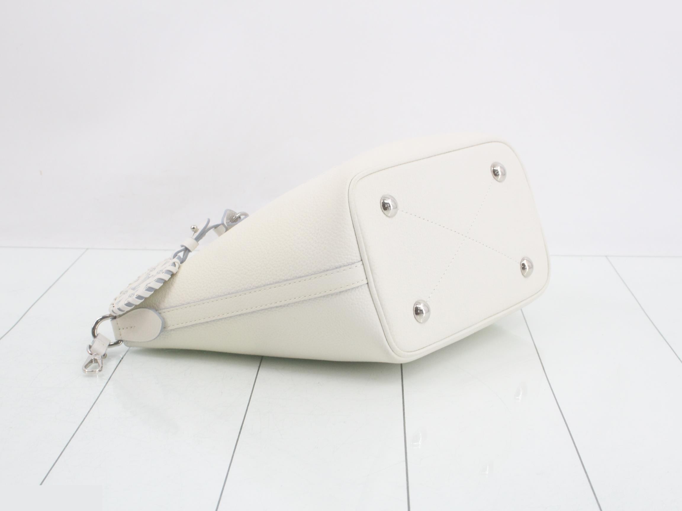 Blossom PM pouch with strap, unused. — view 5