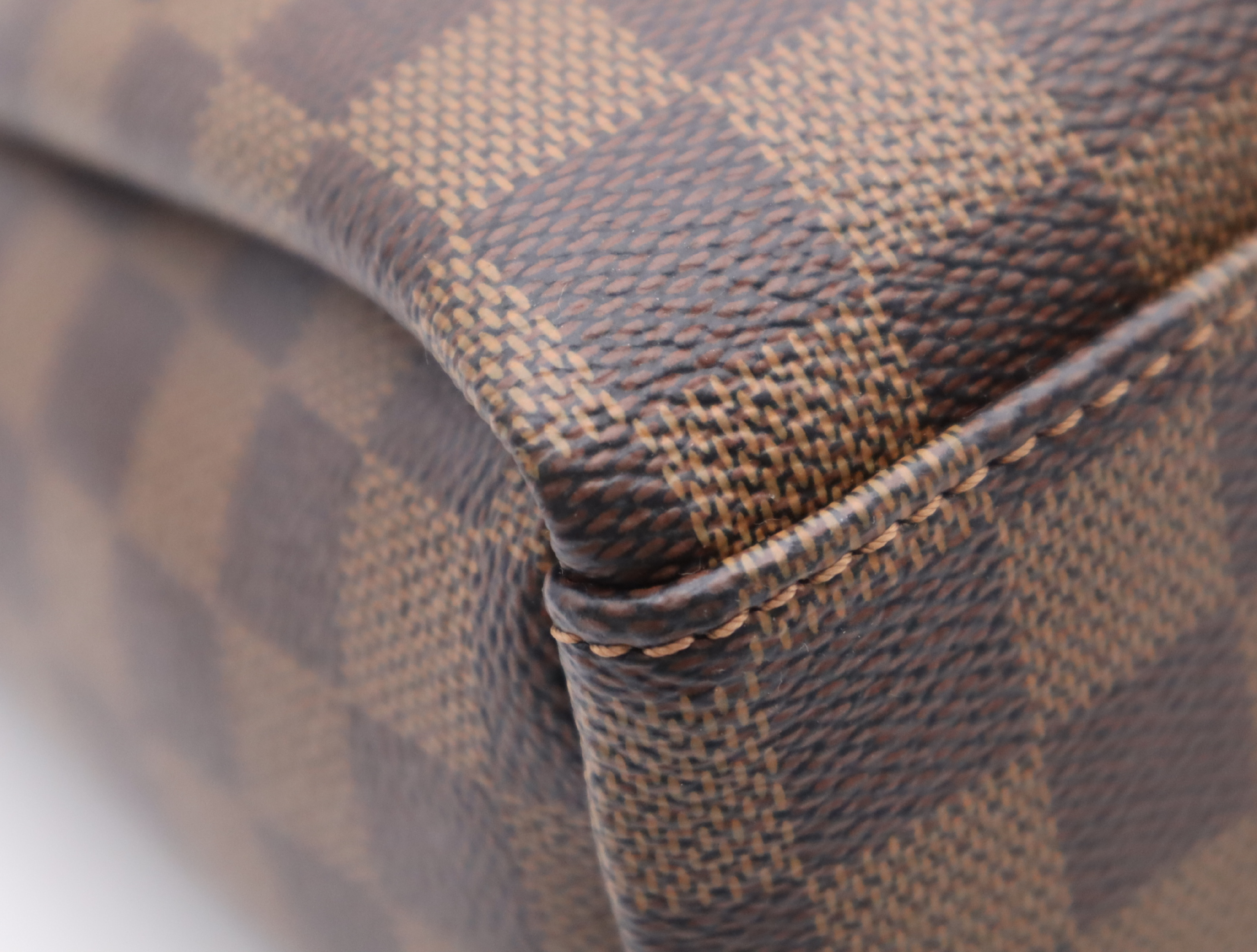 N45282 Damier Odeon Tote PM with shoulder strap and charm, RFID verified, handbag. — view 6