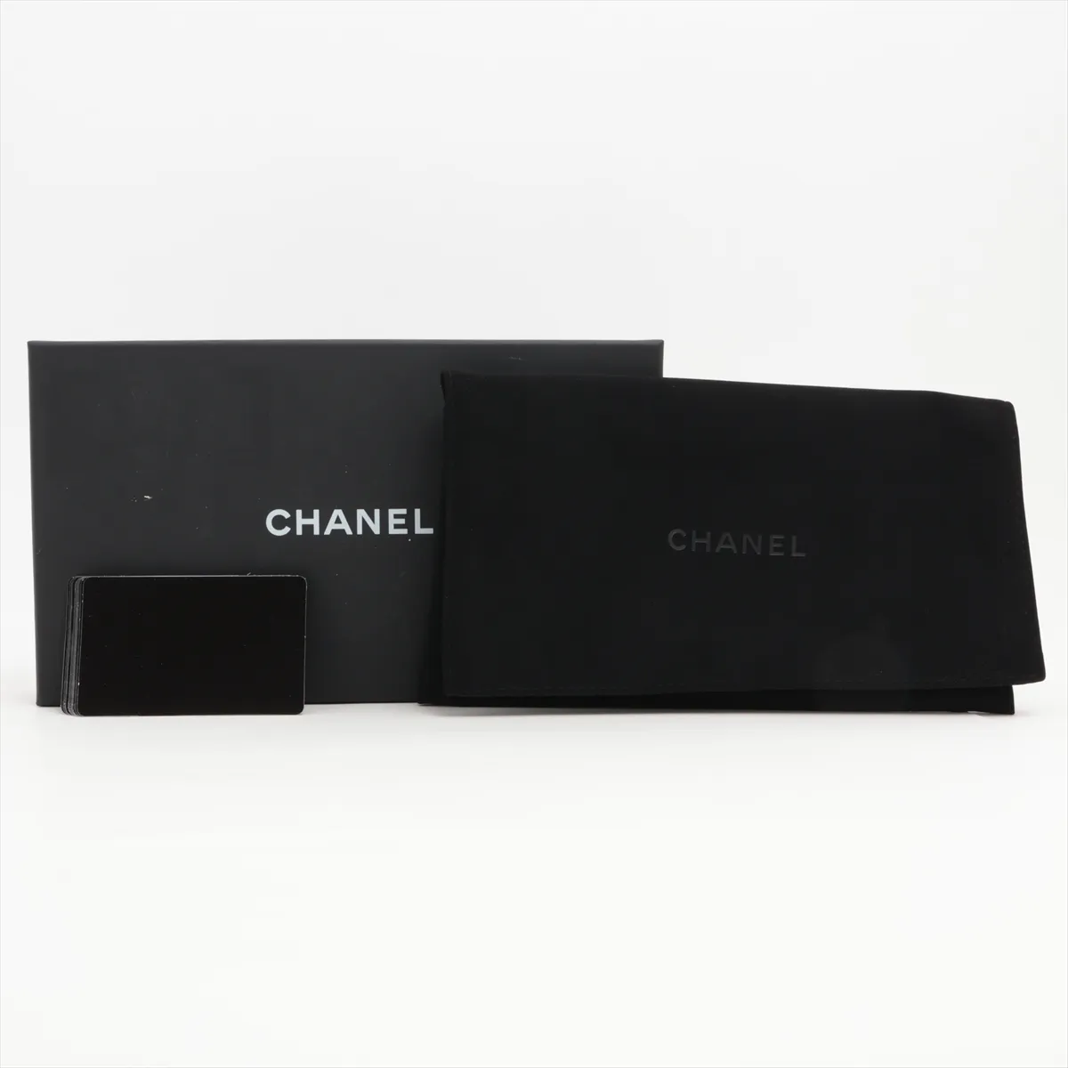 Matelasse caviar skin long wallet black gold hardware HUNE88UE — view 7