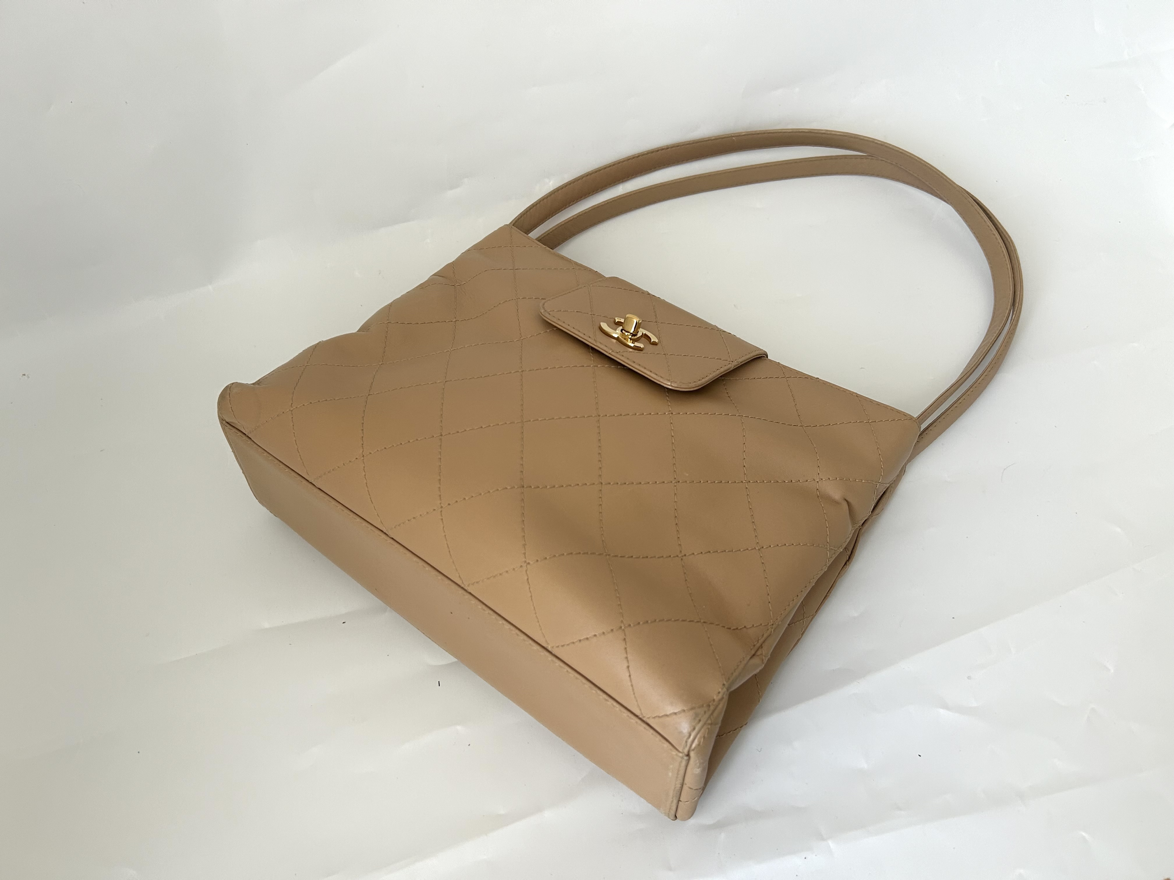 One-Shoulder Matelassé Beige Bag — view 4