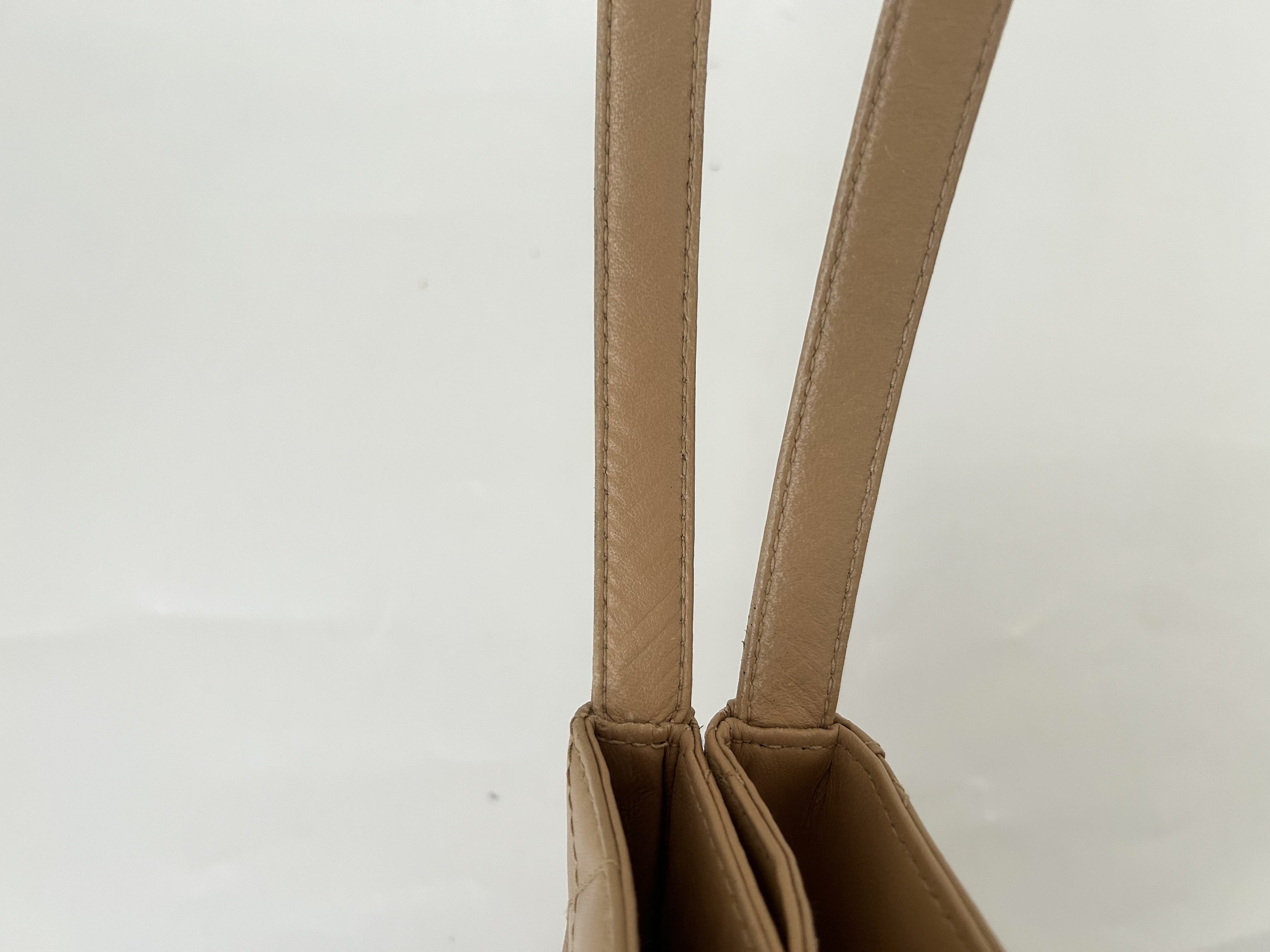 One-Shoulder Matelassé Beige Bag — view 7