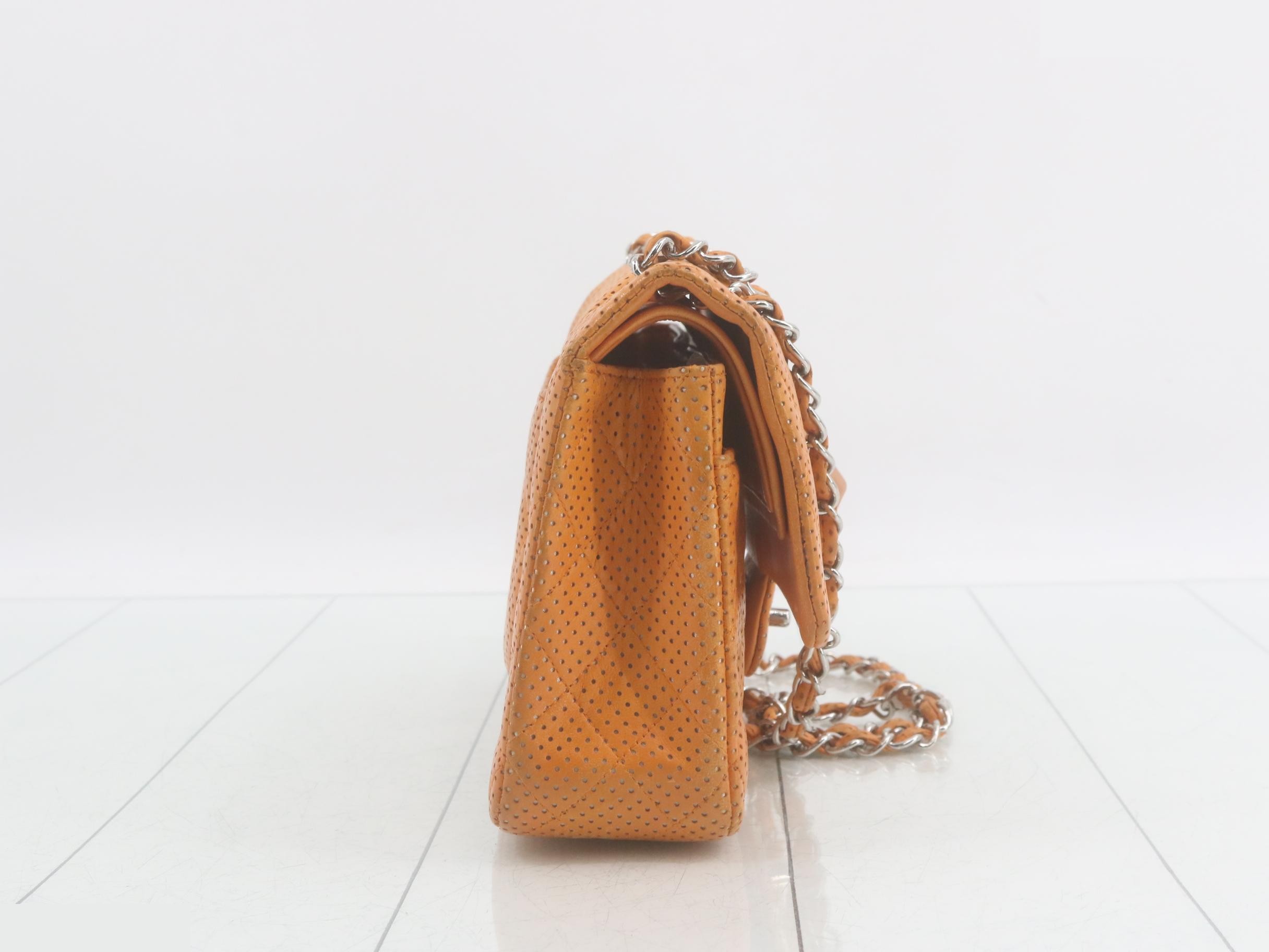 Matelassé 25 Shoulder Bag, Double Flap Shoulder Bag — view 4