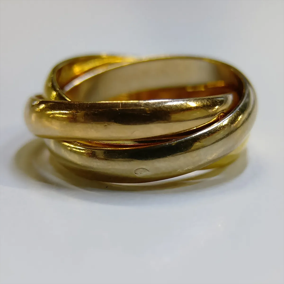 Trinity Ring 750 (Yellow Gold x Pink Gold x White Gold) 7.7g Size 51 A8445X Hallmark fading — view 4