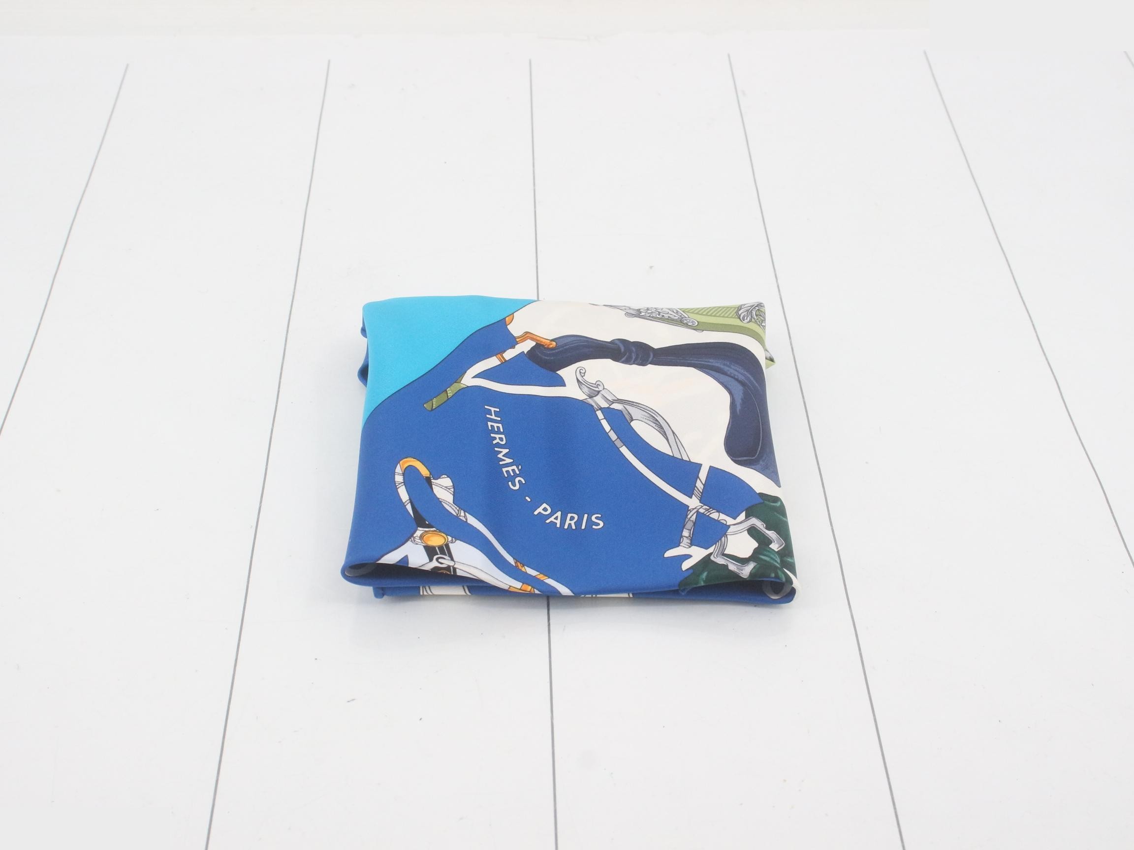 Scarf with box