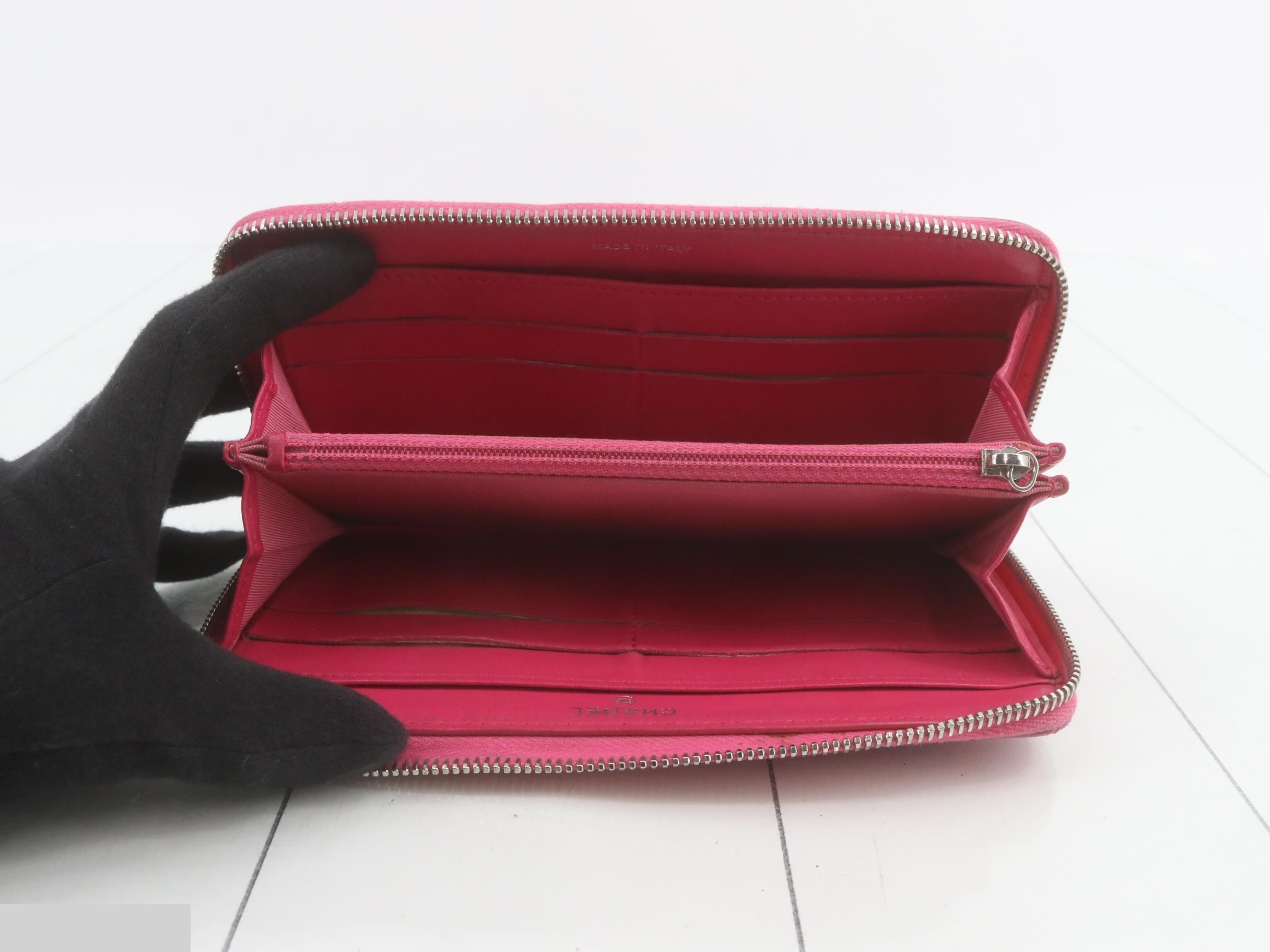 Matelassé long wallet, round shape, lambskin, silver hardware, pink — view 4