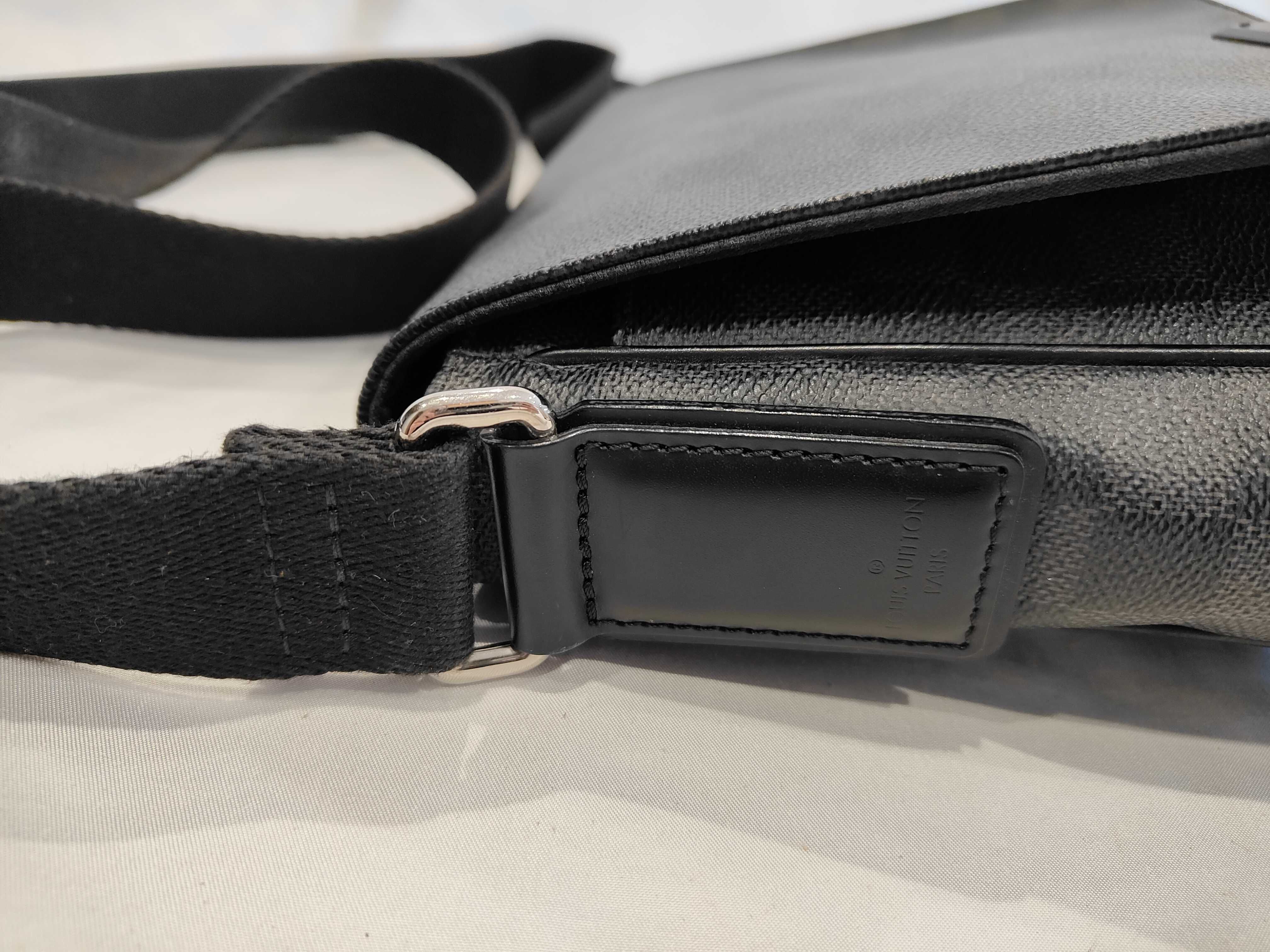 Damier District Shoulder Bag — view 9