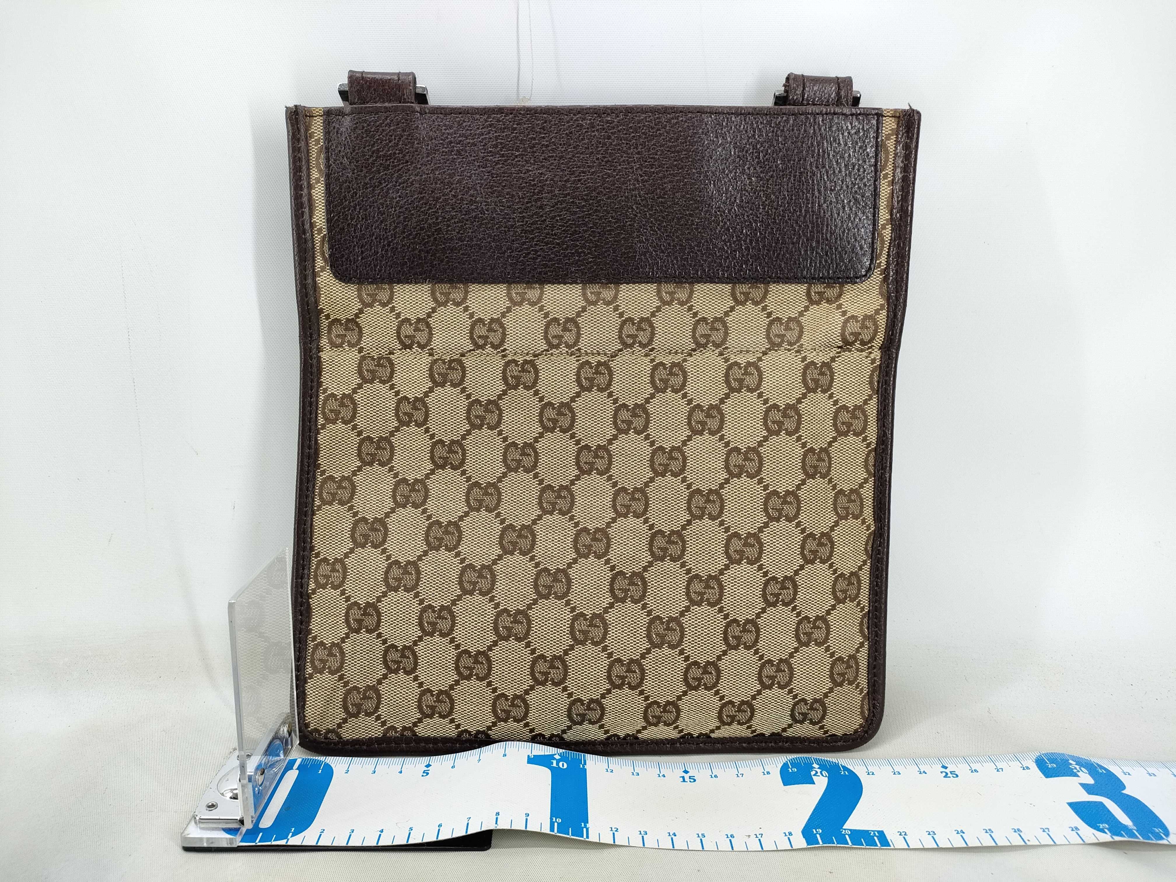 GG Canvas Shoulder Bag — view 2