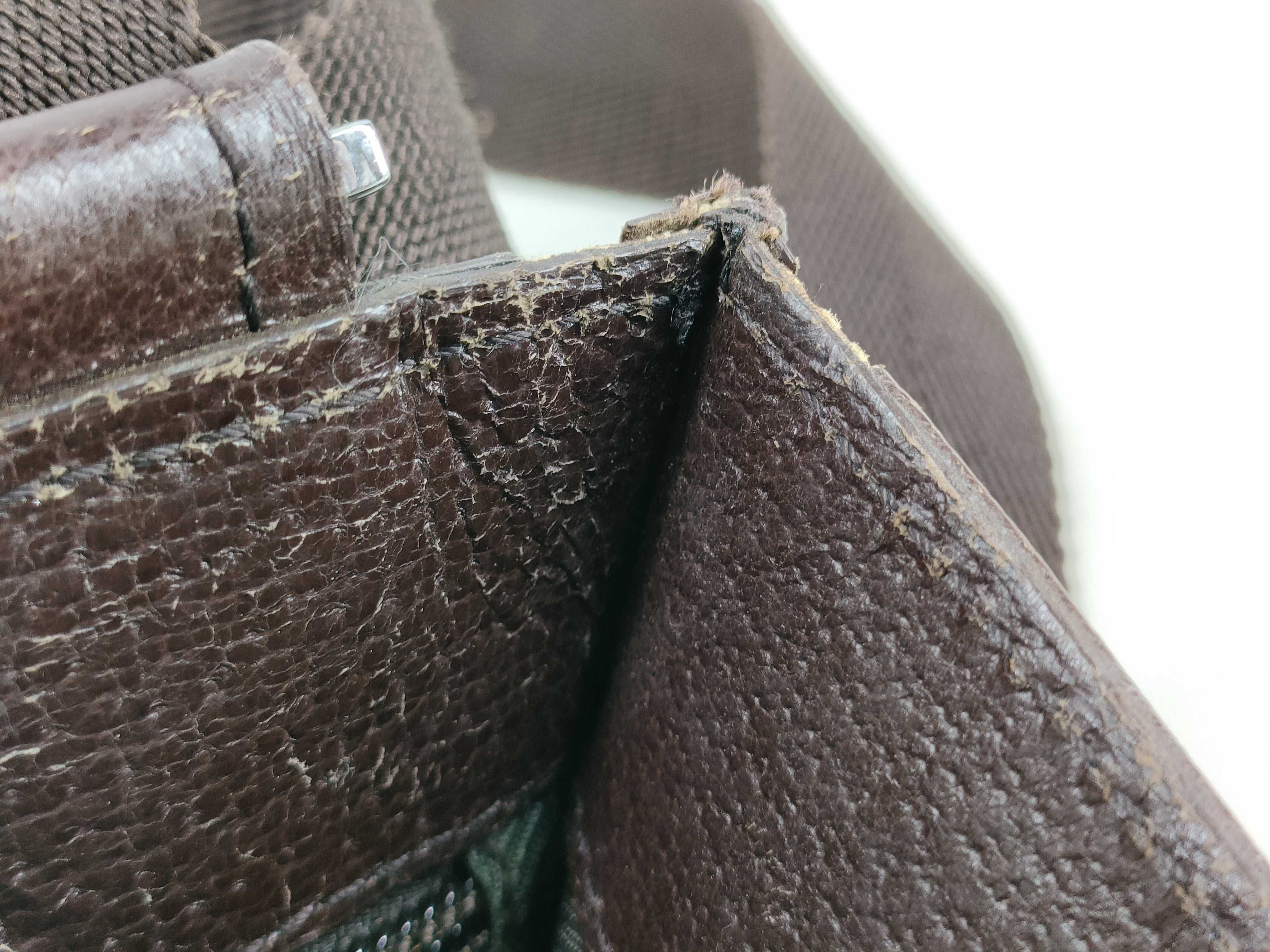 GG Canvas Shoulder Bag — view 15