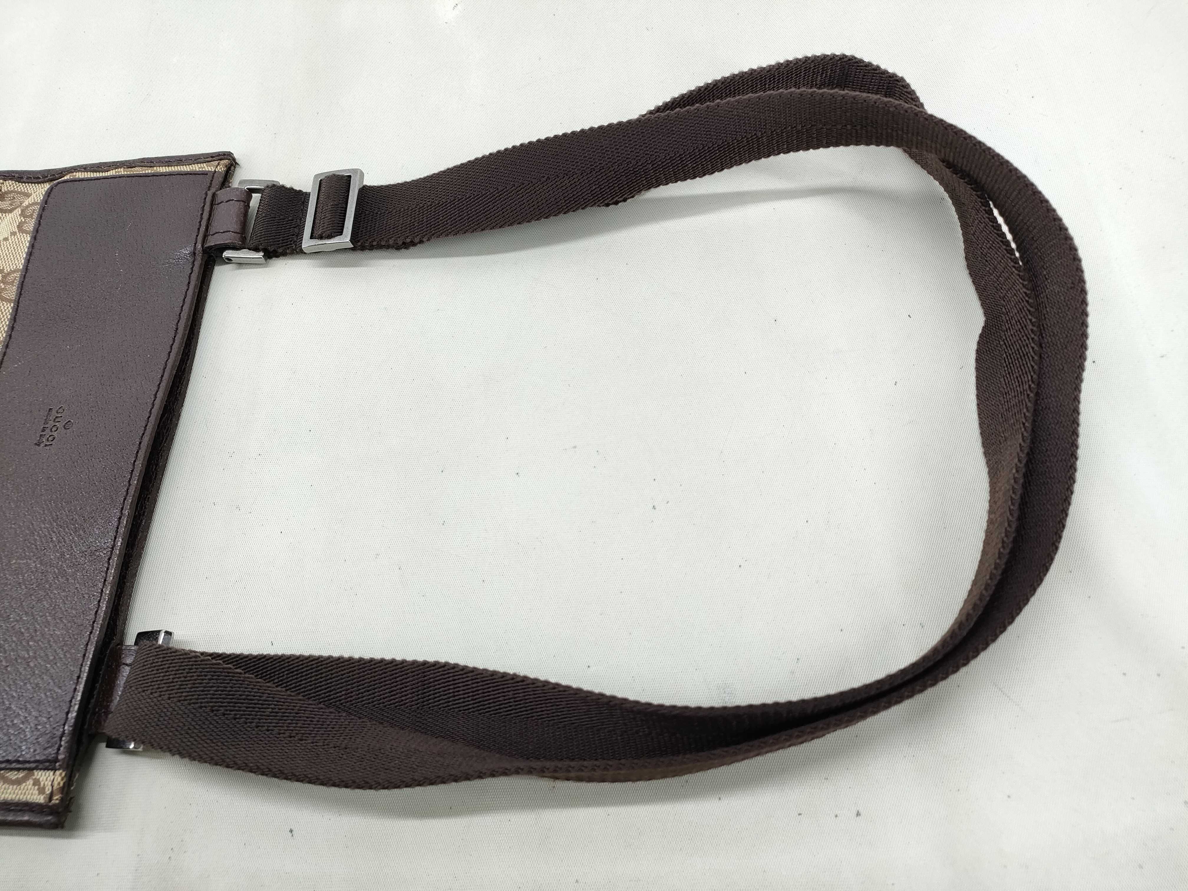GG Canvas Shoulder Bag — view 5
