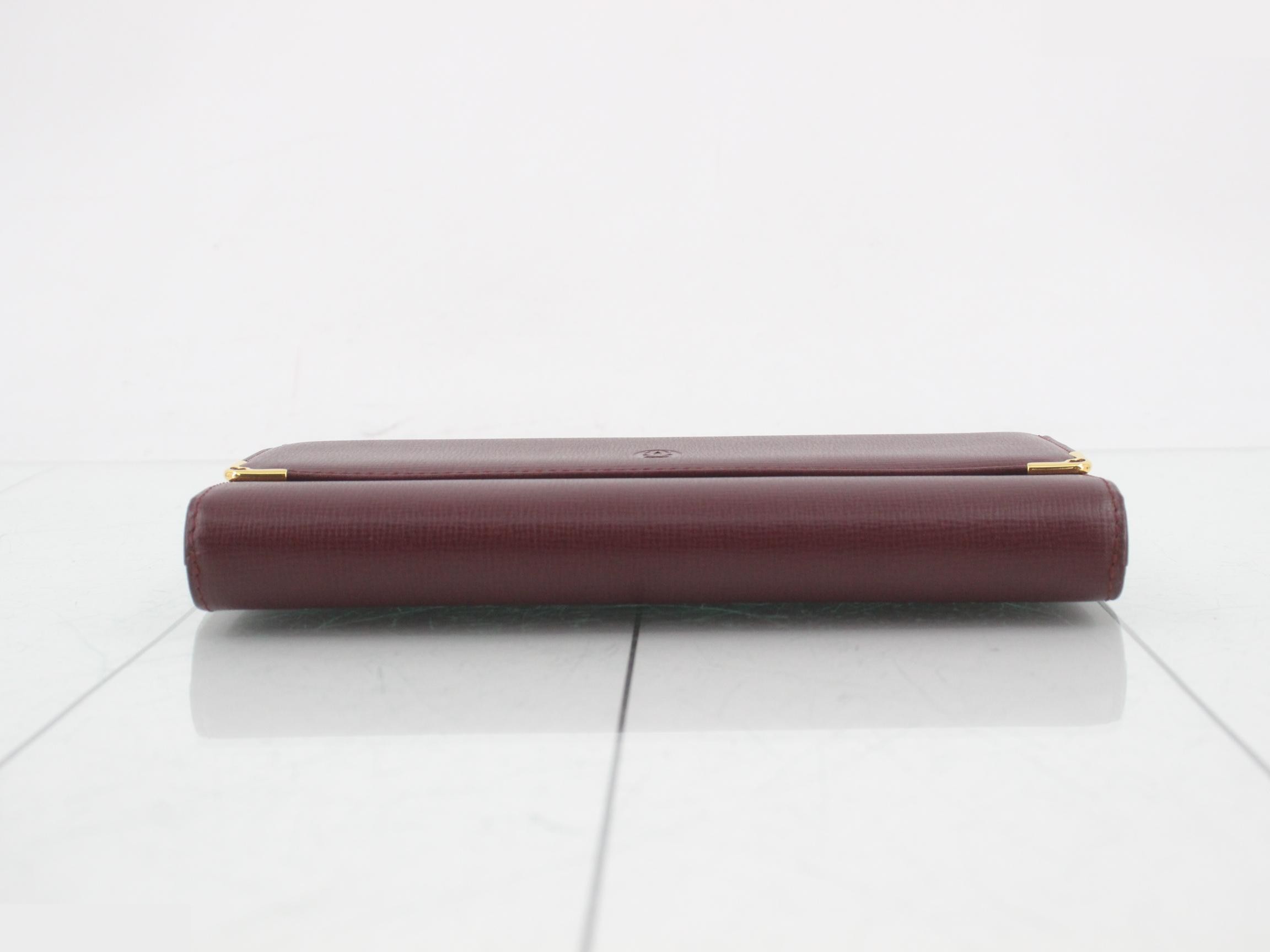 Must-have long wallet with clasp closure, Bordeaux leather. — view 3