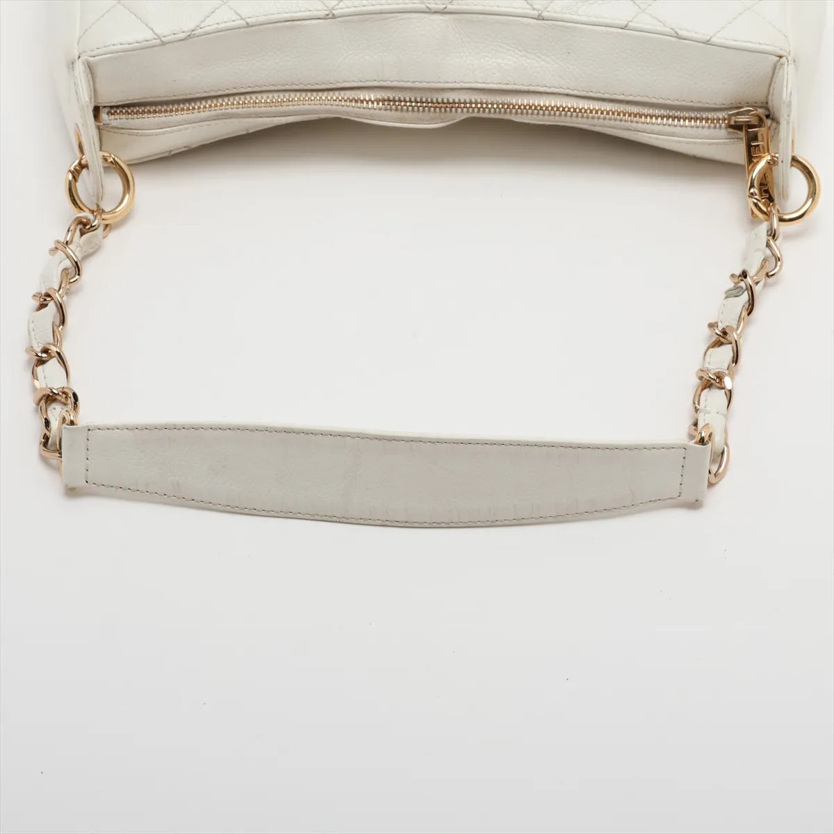 Matelassé Caviar Skin Chain Shoulder Bag, White with Gold Hardware, Item No. 7437269 (Serial Number 7) — view 5