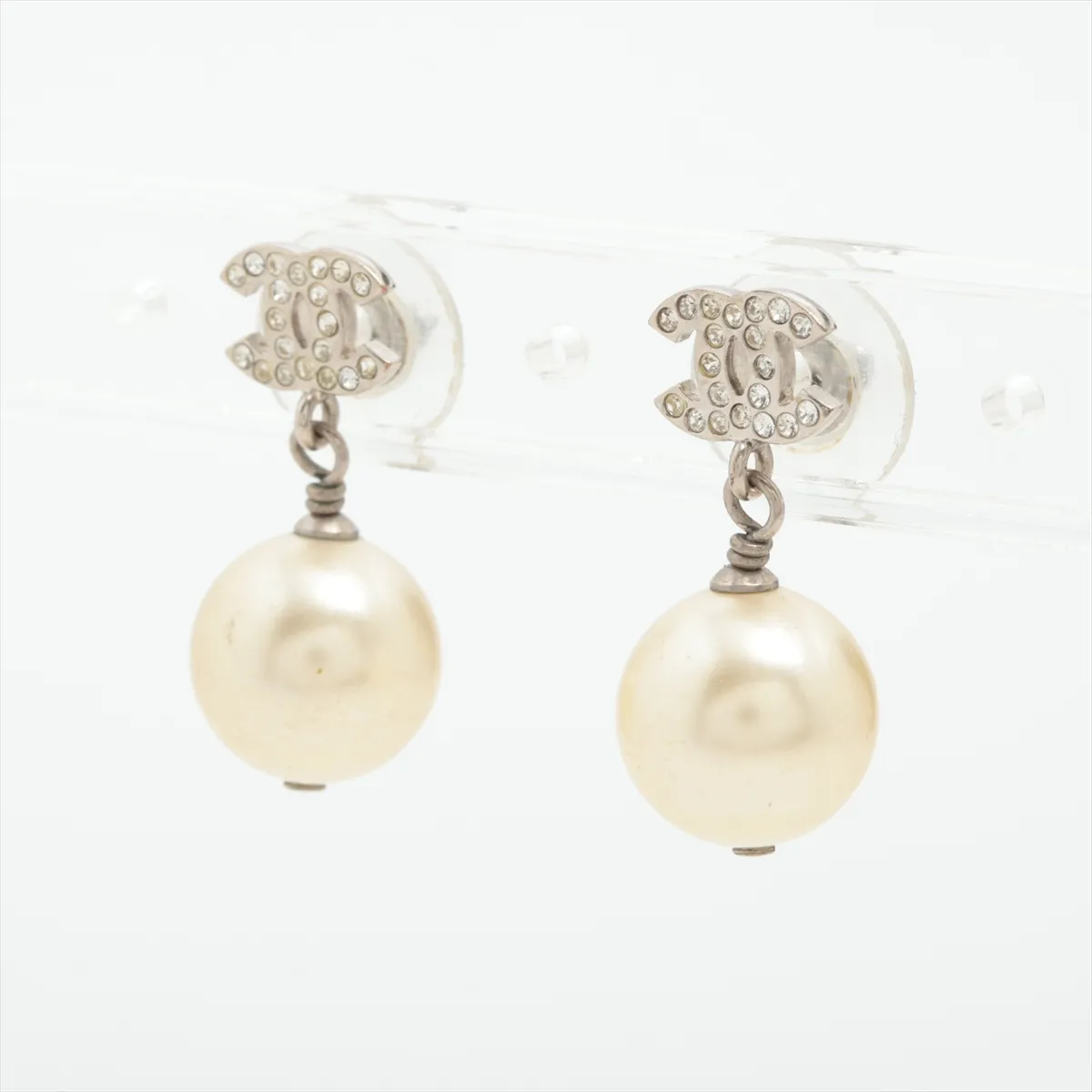 Cocomark A20V Earrings (for both ears) GP x Rhinestone x Fake Pearl Silver — view 3