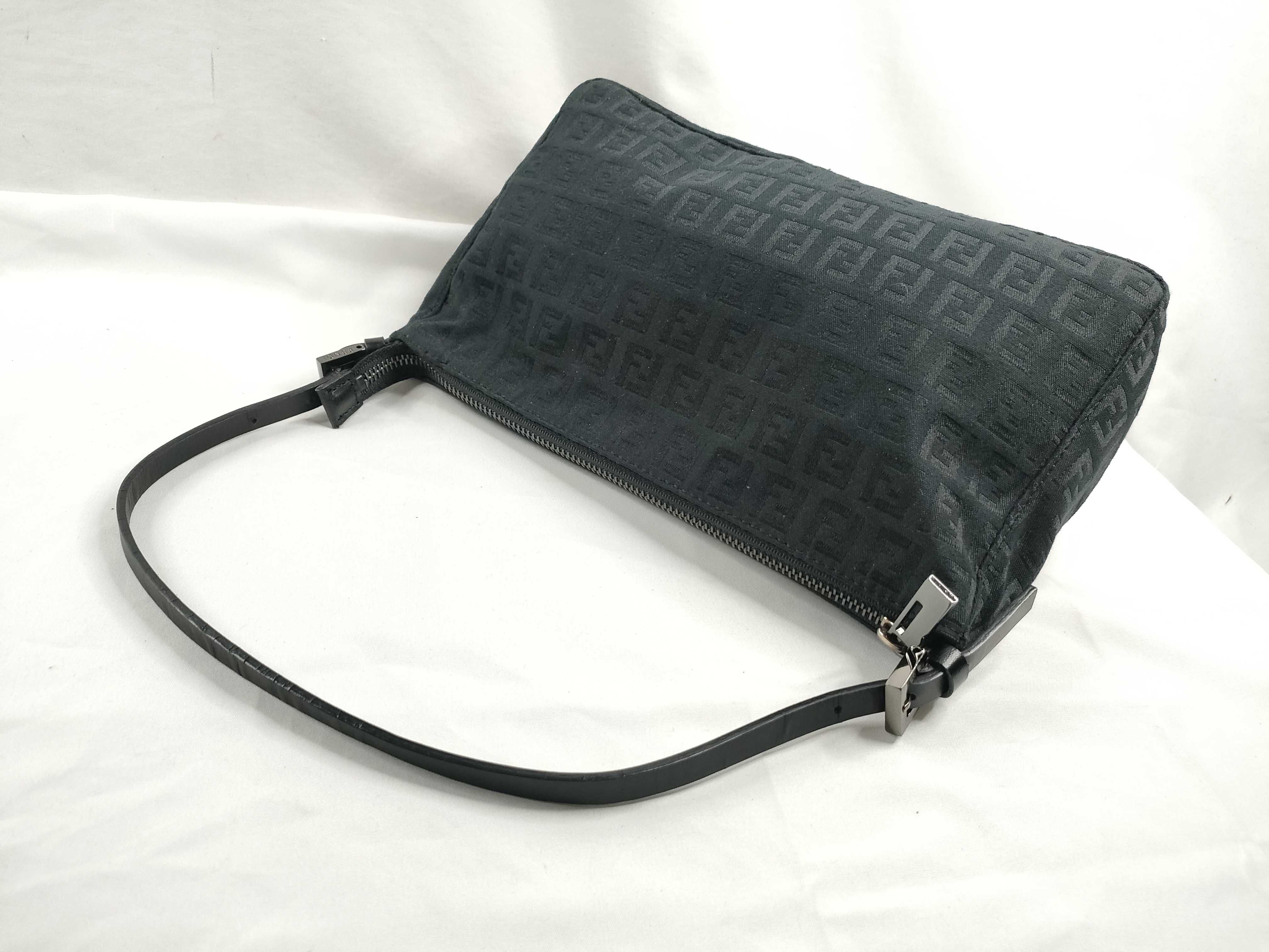 Zucchino Accessory Pouch Black Shoulder Bag — view 6