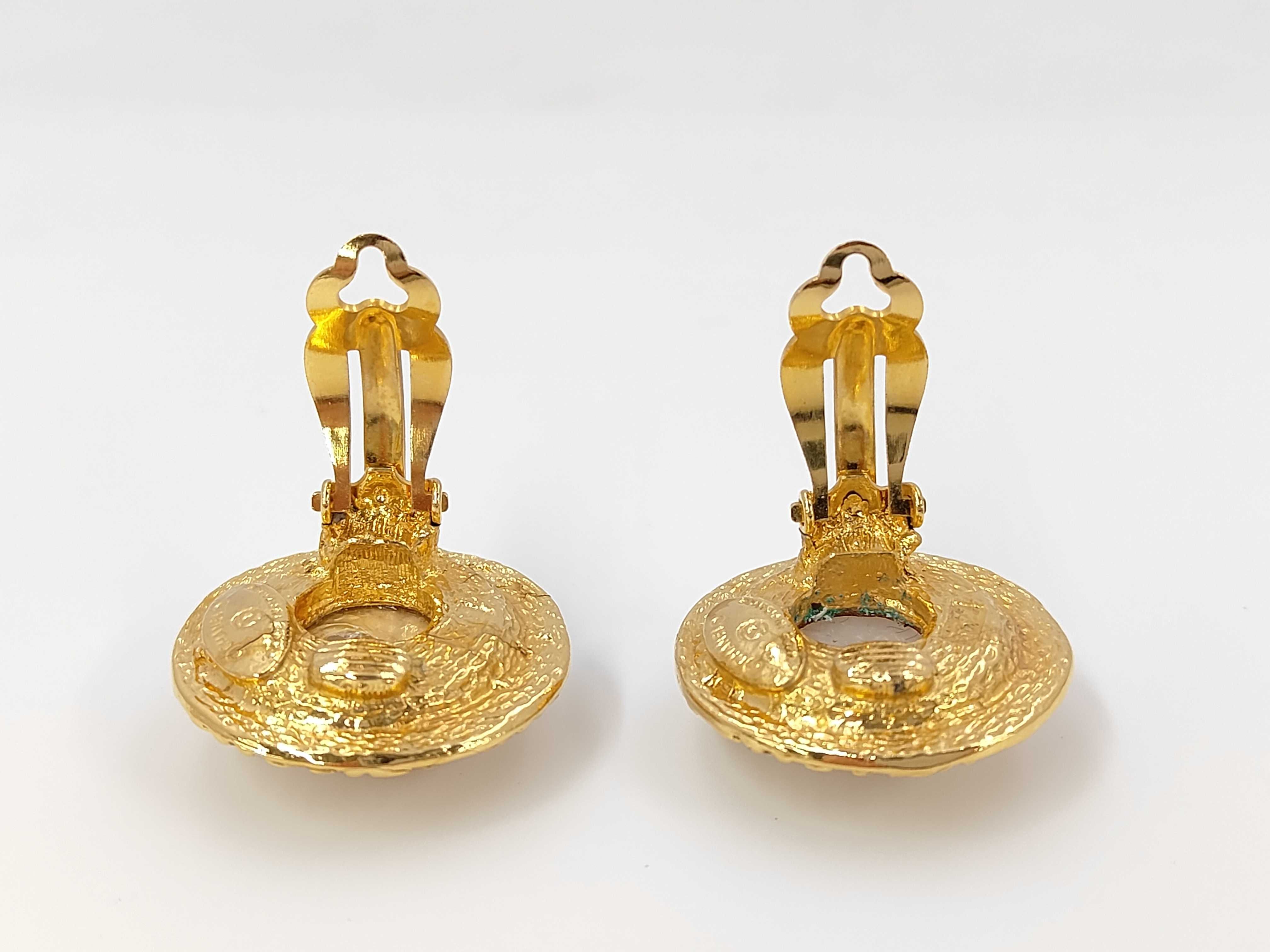 logo pearl clip-on earrings — view 4