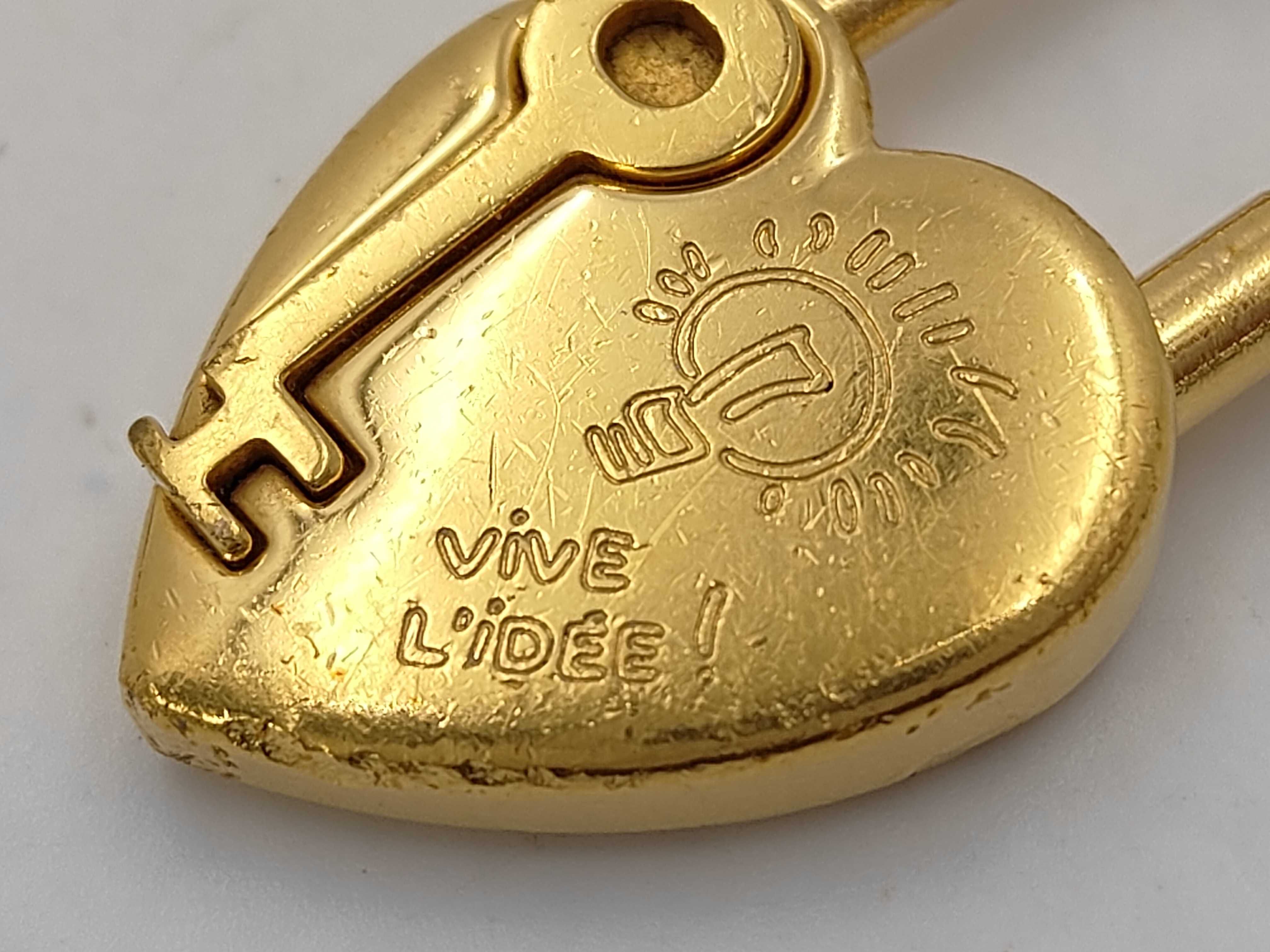 Cadena Lockheart Fantasy 2004 Limited Edition Keychain Key Case — view 4