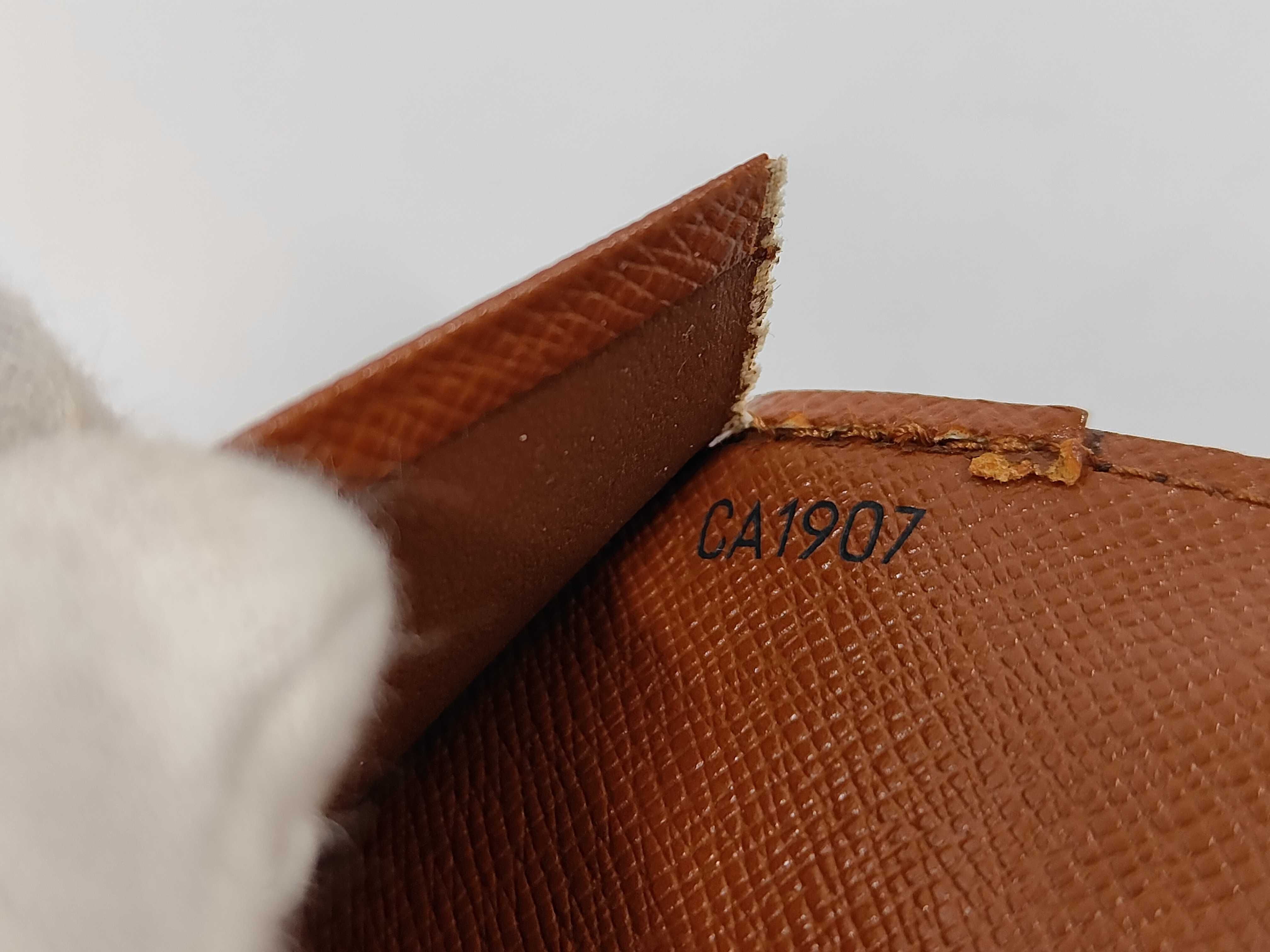 Monogram Couverture Passport M6018 Card Case — view 11
