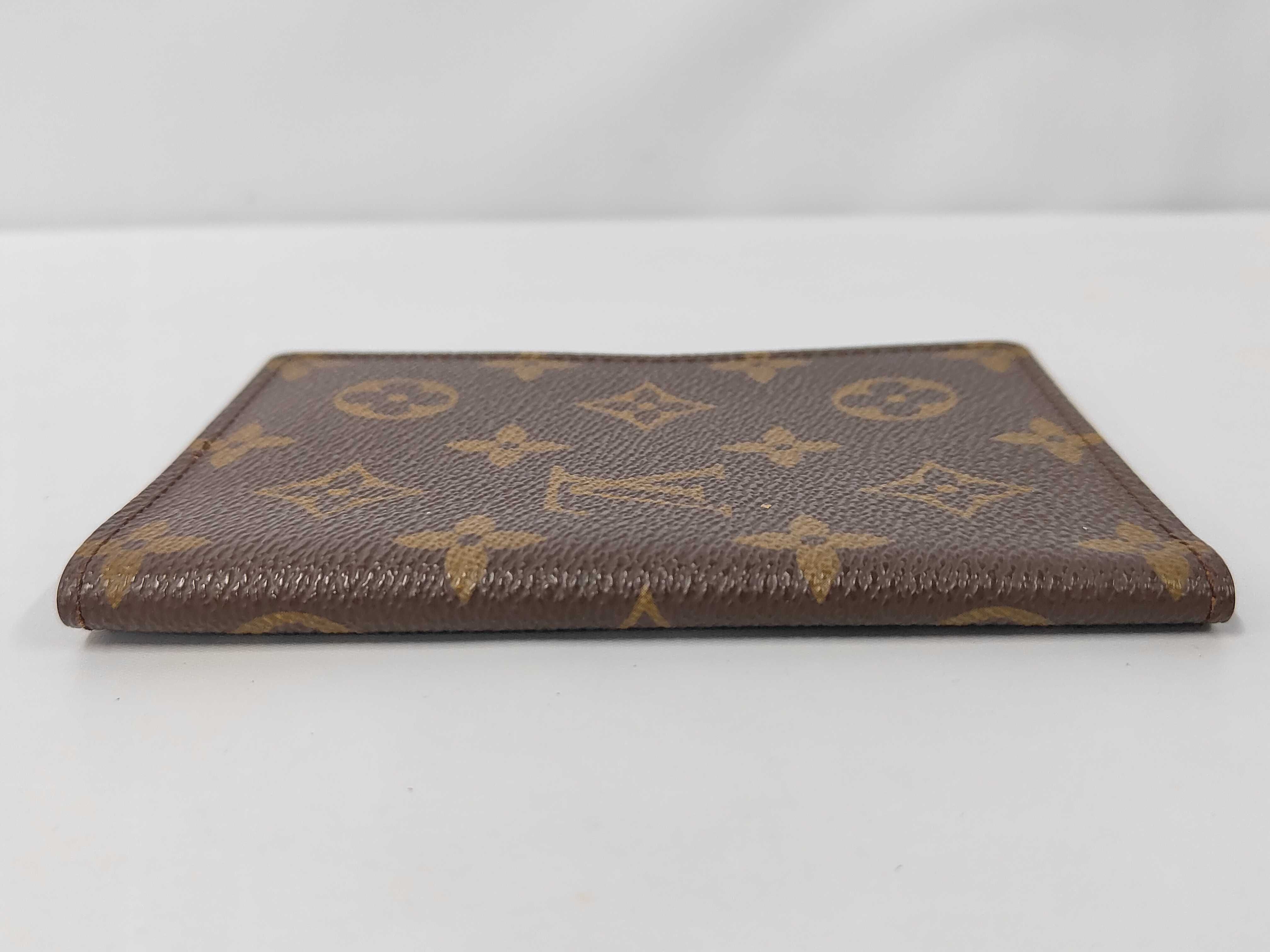 Monogram Couverture Passport M6018 Card Case — view 4