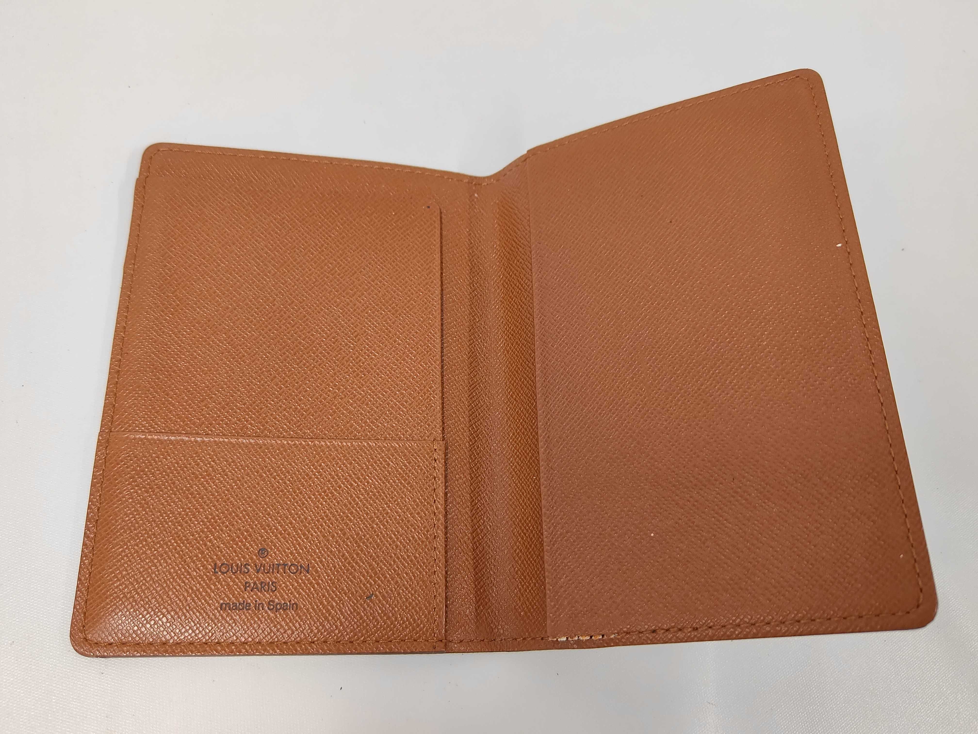 Monogram Couverture Passport M6018 Card Case — view 7